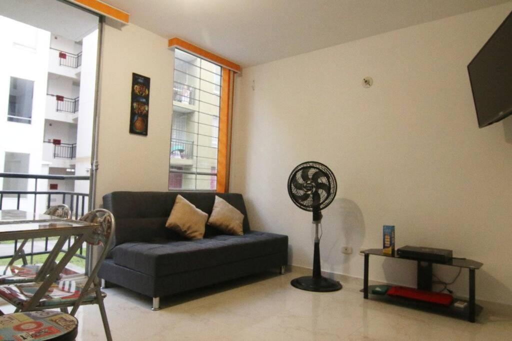 Relájate o teletrabaja en lindo apto, 3 hab y WiFi view 3