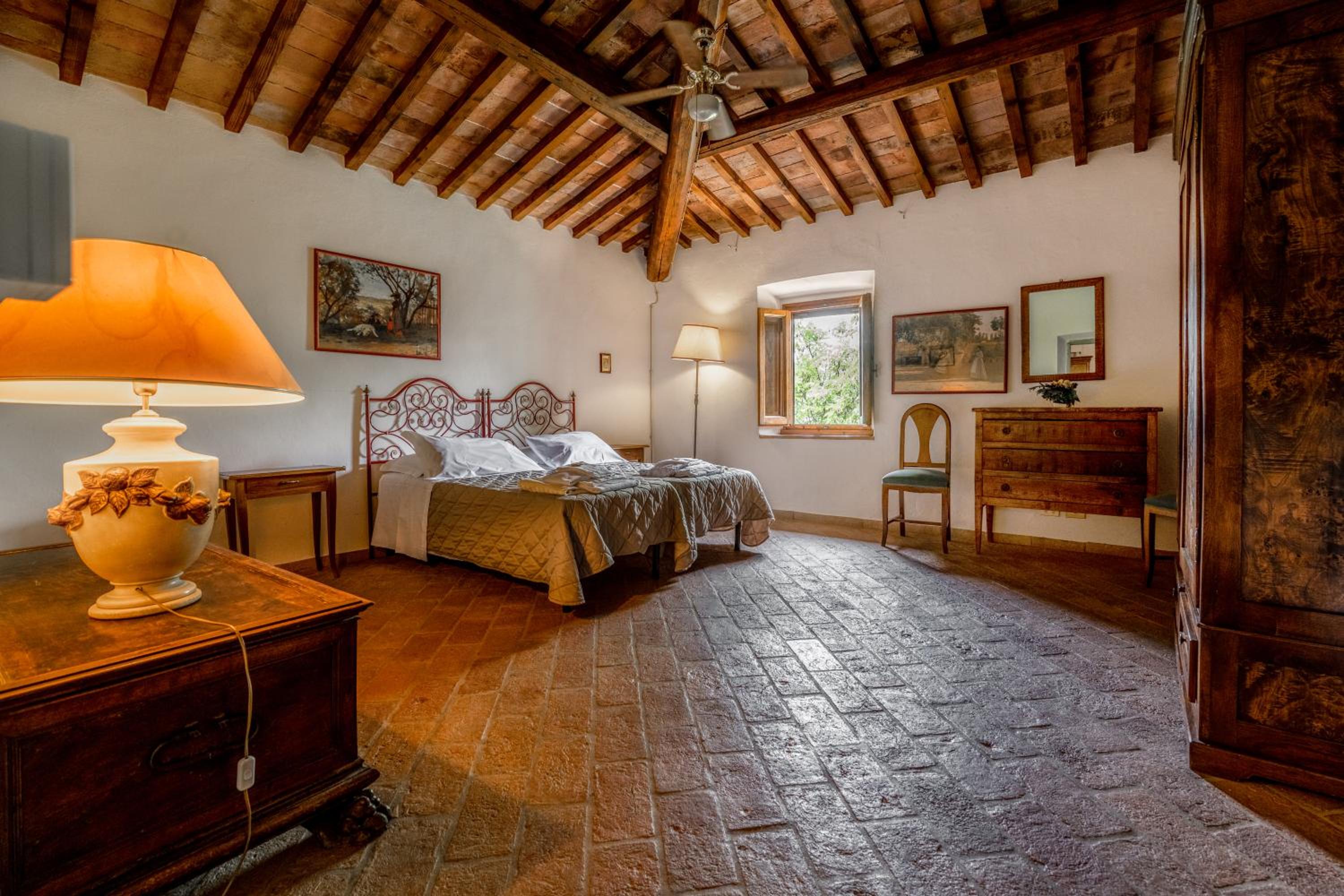 Podere Mezzastrada - Place of Charme