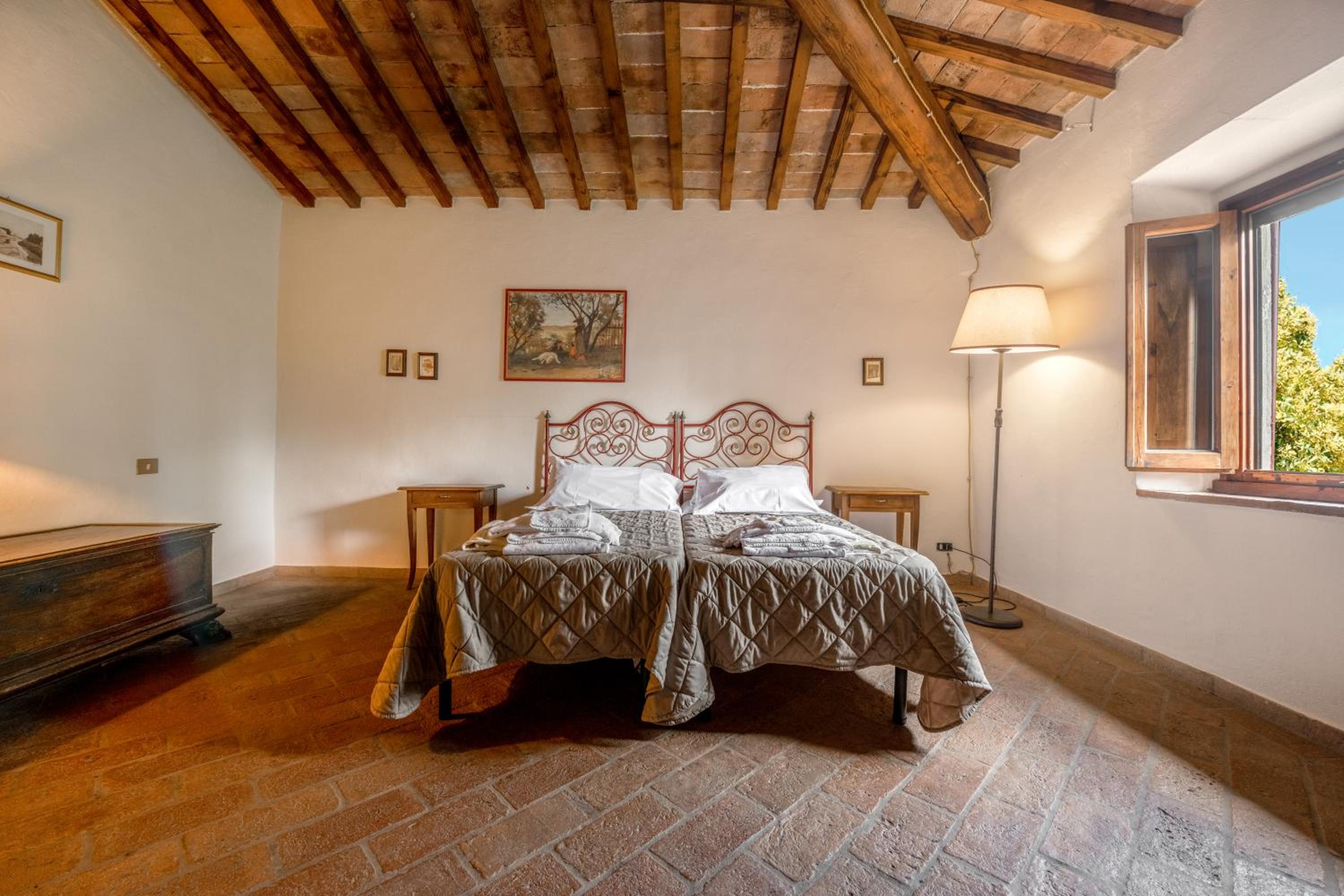 Podere Mezzastrada - Place of Charme