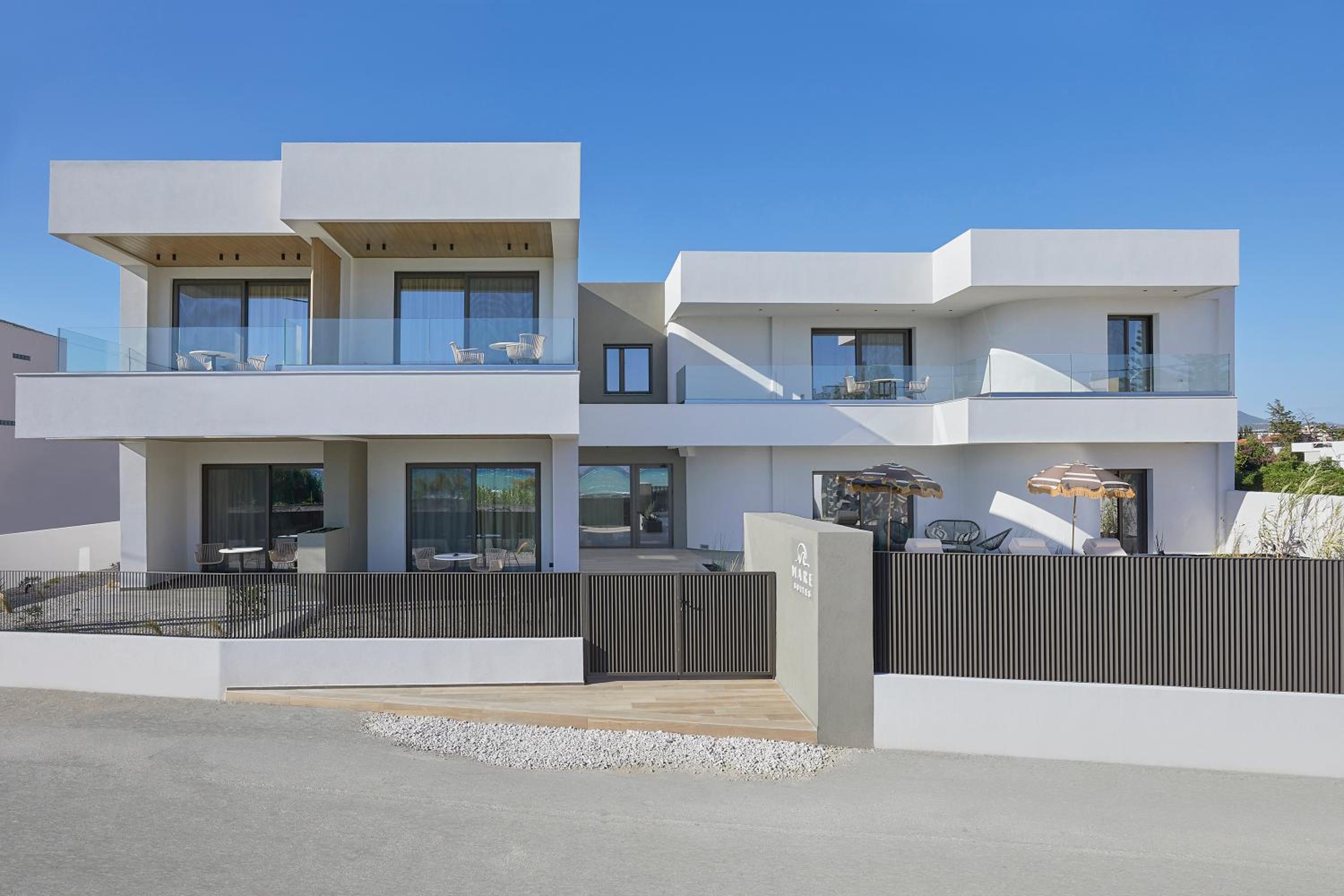 Hotel Mare Suites - Image 1