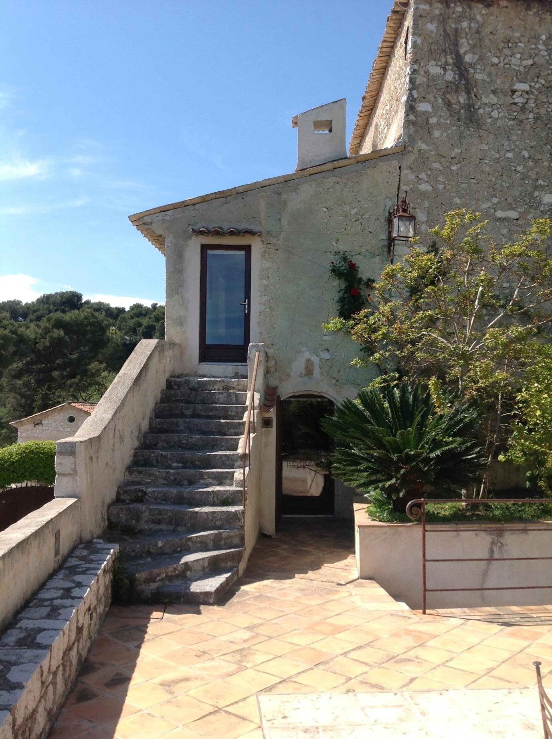 La Petite Maison view 5