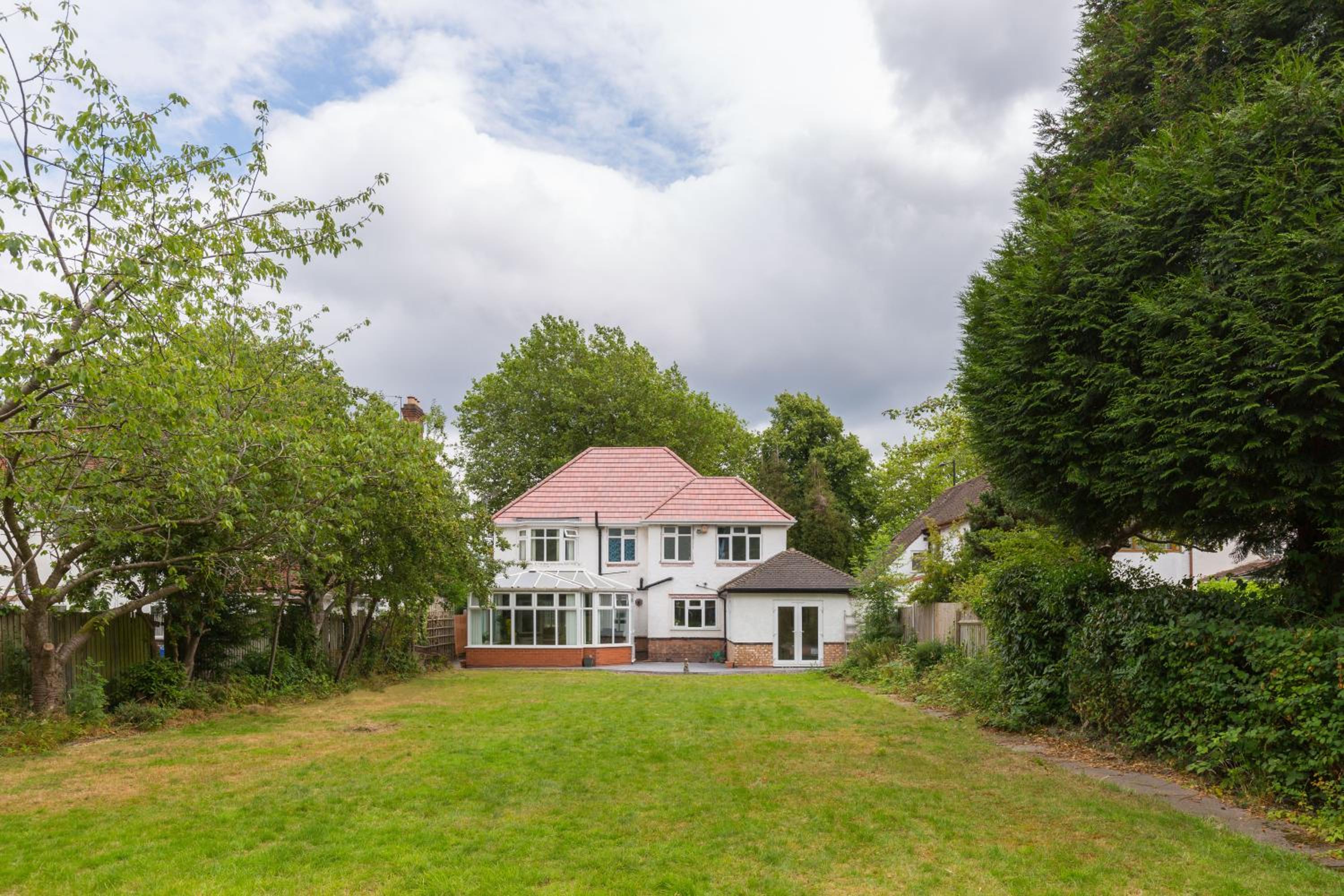 Beautiful 6 bedroom house for 17 guests next to Edgbaston Stadium view 3