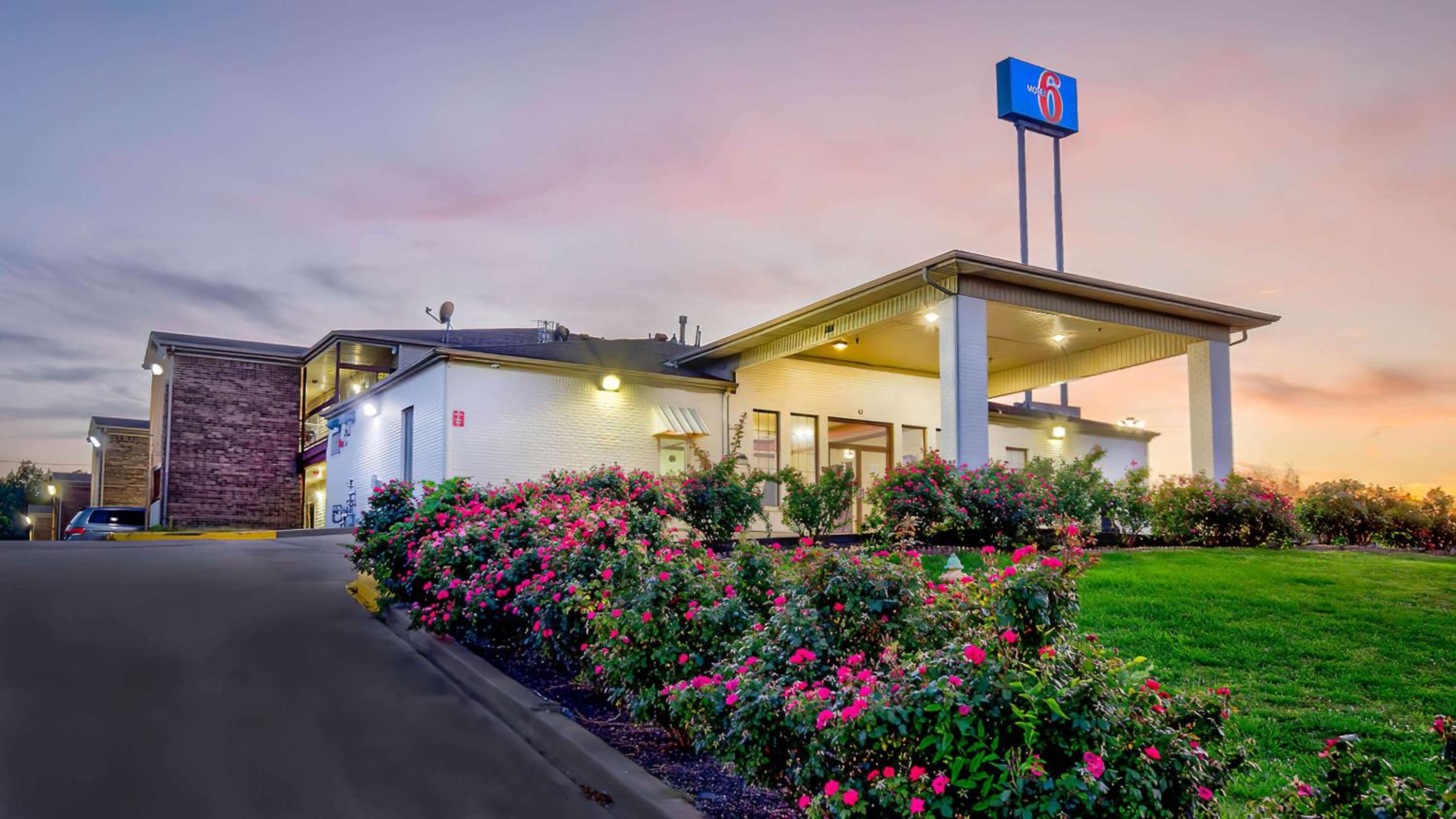 Motel 6-Grand Rivers, KY view 3