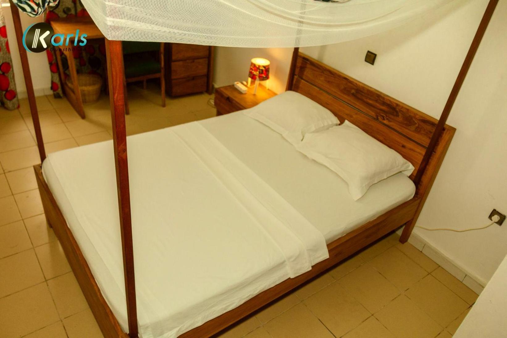 KARLS guesthouse - Property Image 12