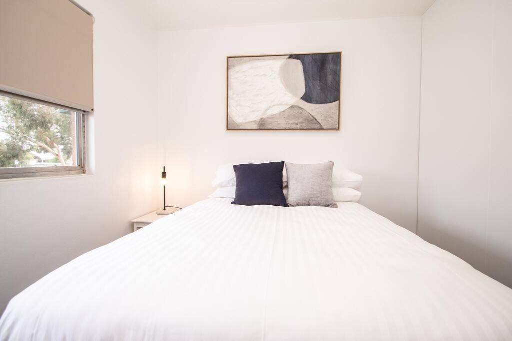 Willow Court Unit 2 view 4
