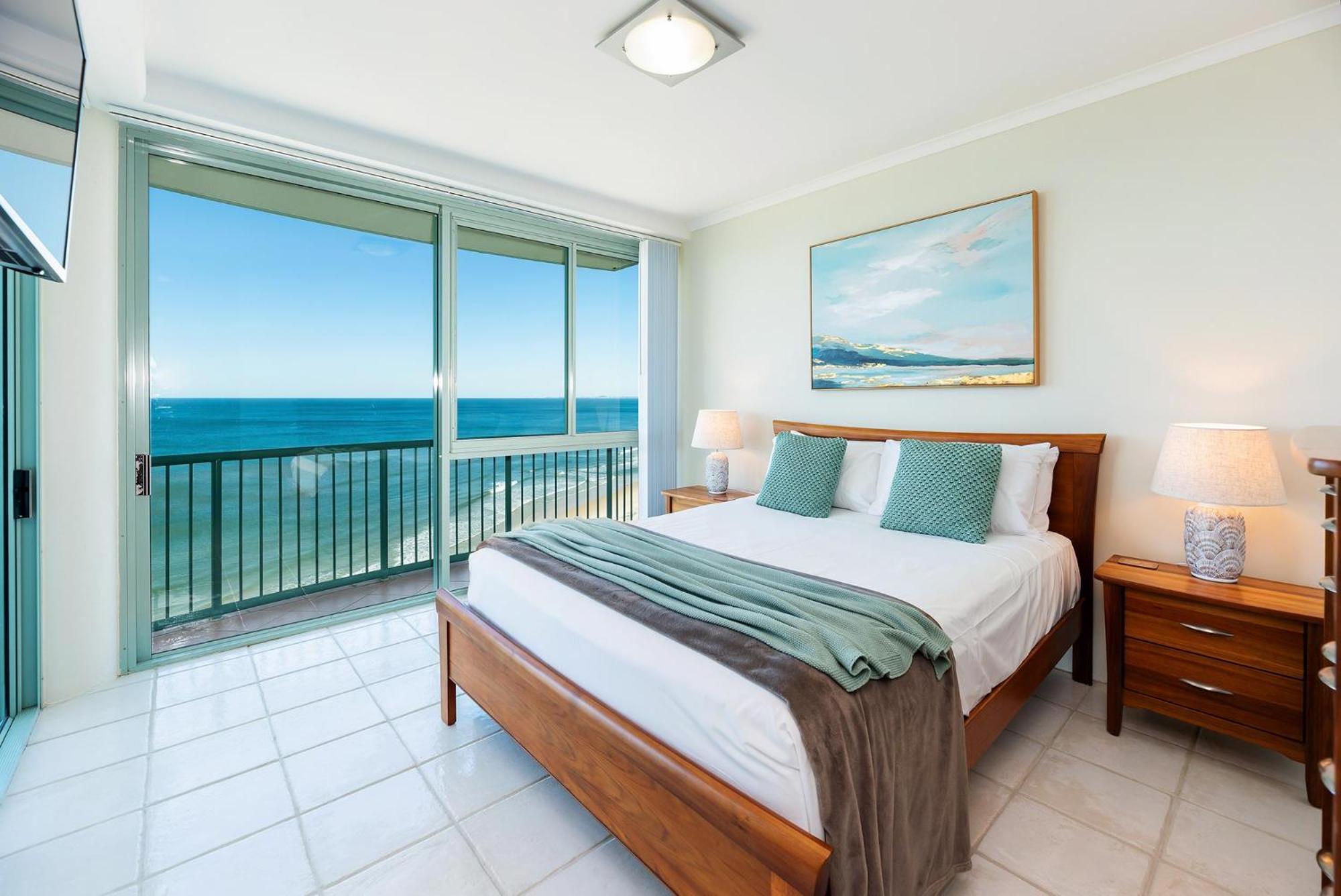 The Waterford on Main Beach