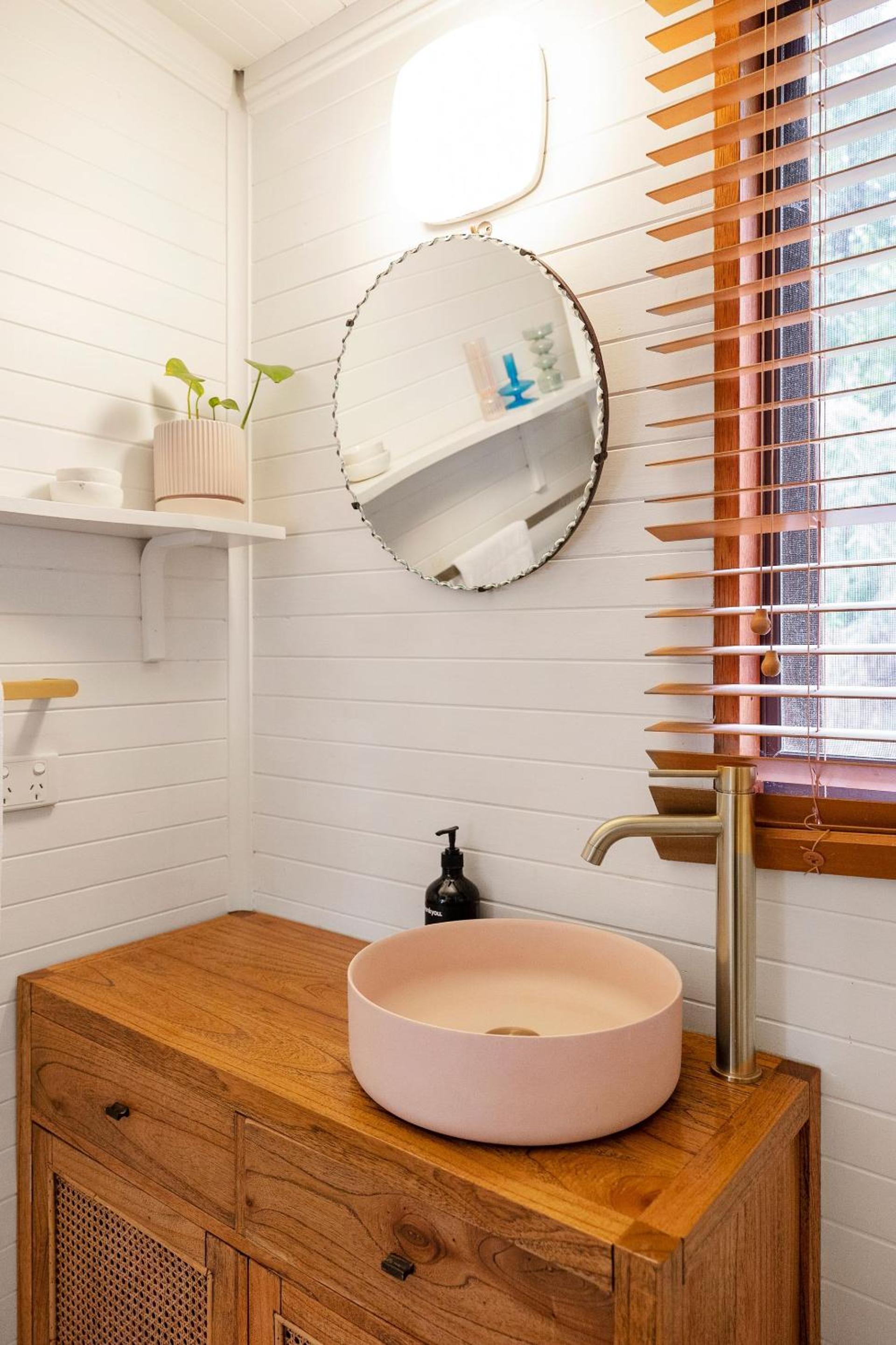 Fern Cottage - BYO Linen