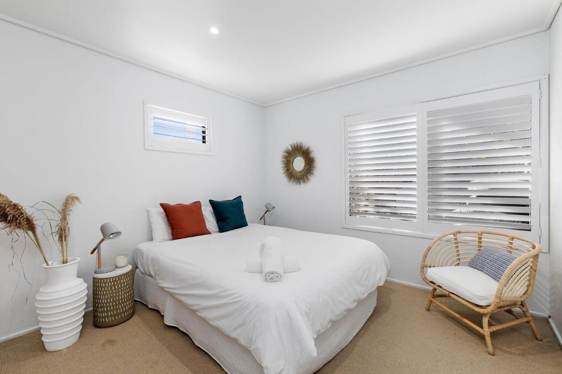 Fern Ocean Views Middle of Town WiFi and Pet Friendly
