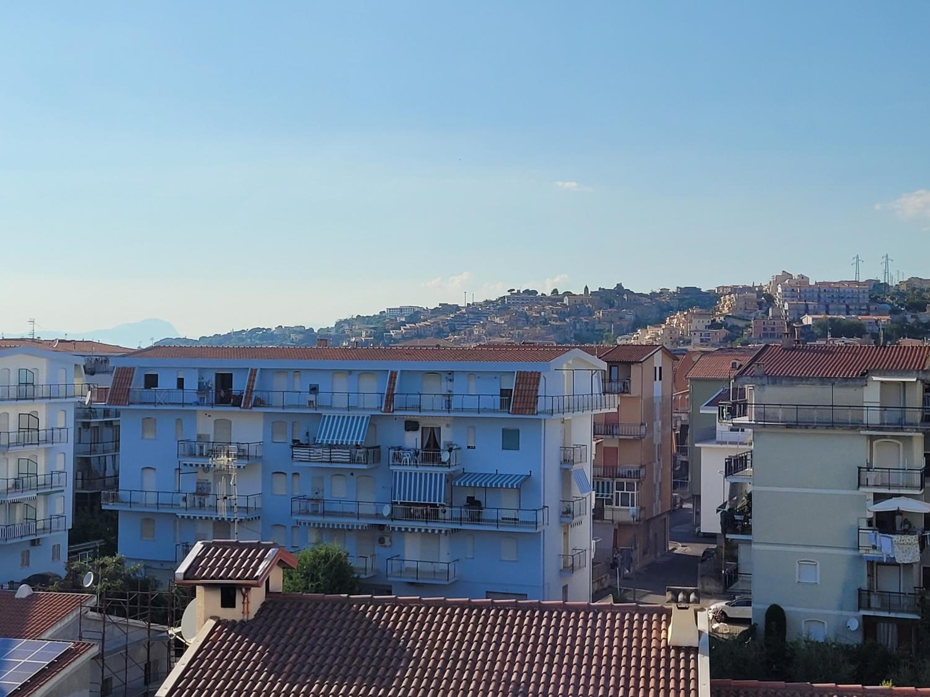 Stunning views, 2-Bed Apartment in Scalea photo 3