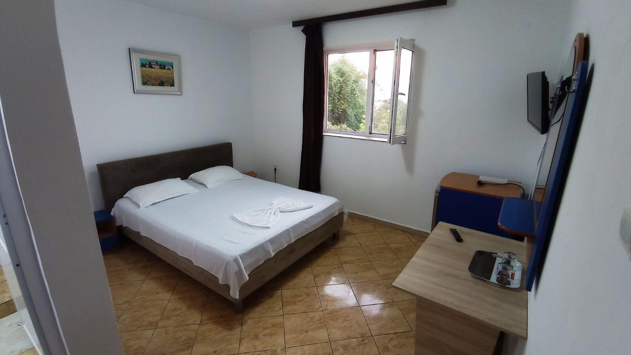 ADONIS Costinesti