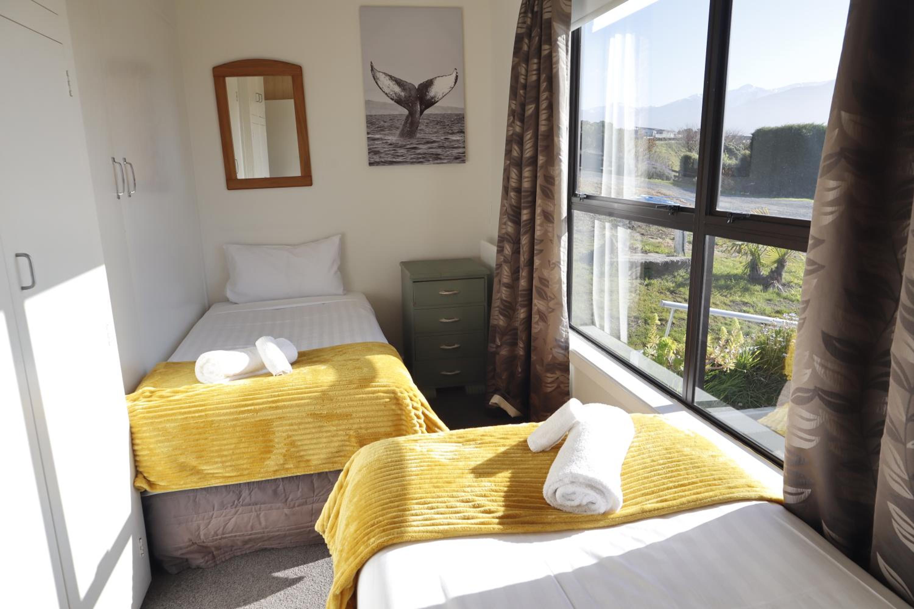 Classic Charm, Sea & Mountain Views, Family Fun - KK95170
