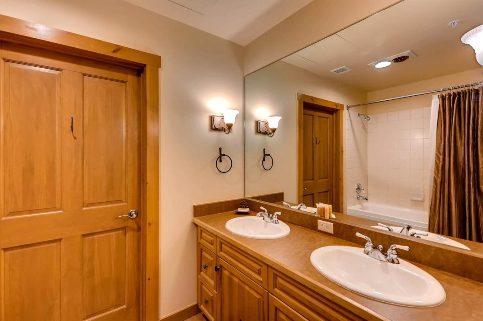 2 Bedroom Colorado Vacation Rental In River Run Village With Pool And Hot Tub Access