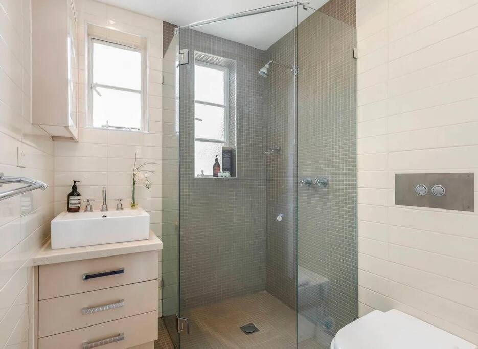 East Melbourne 1BR - Close to the MCG view 2
