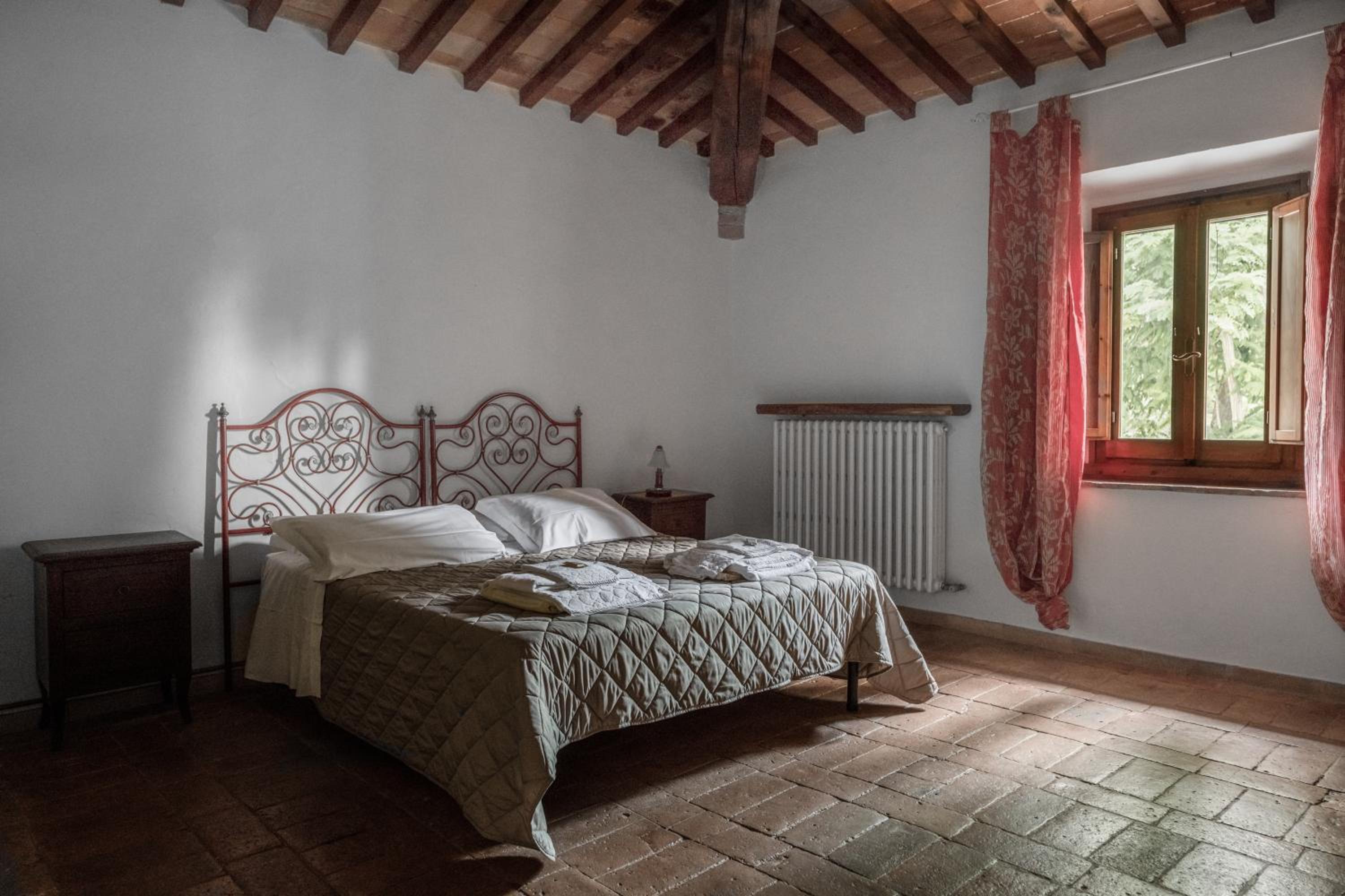 Podere Mezzastrada - Place of Charme