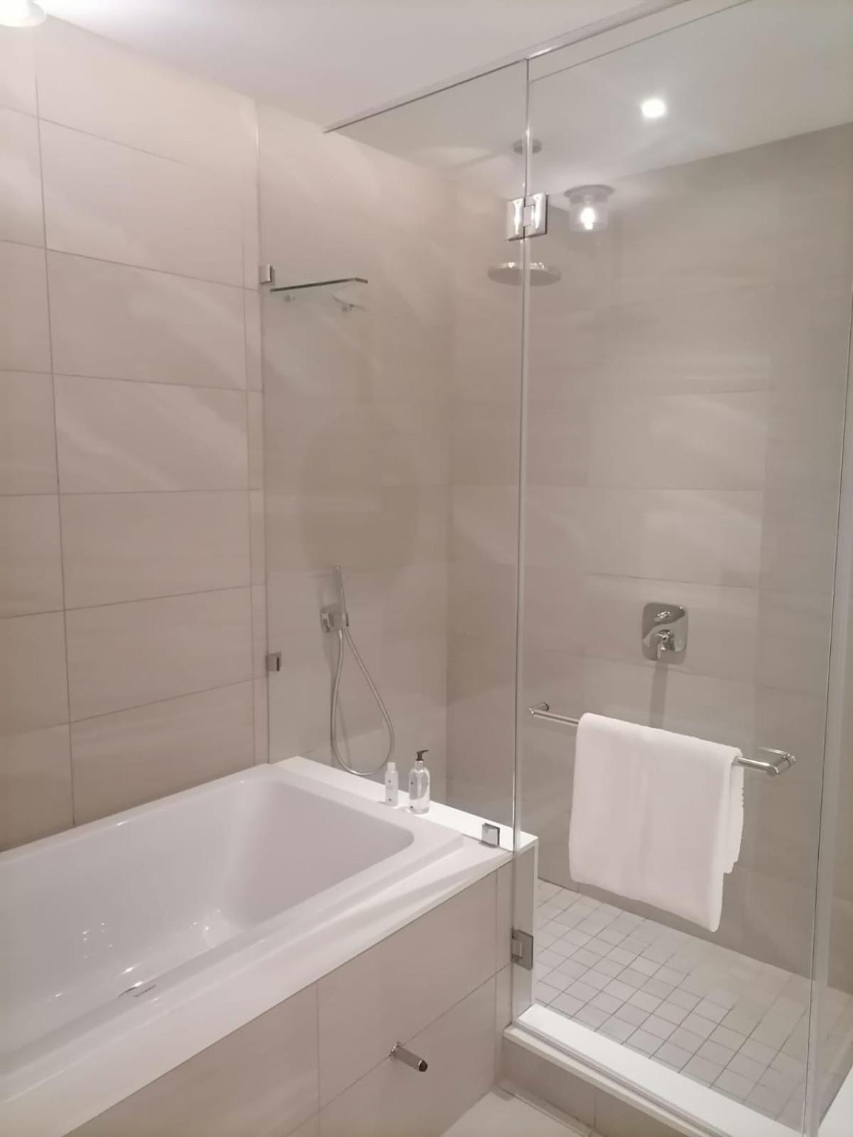 Houghton Suites