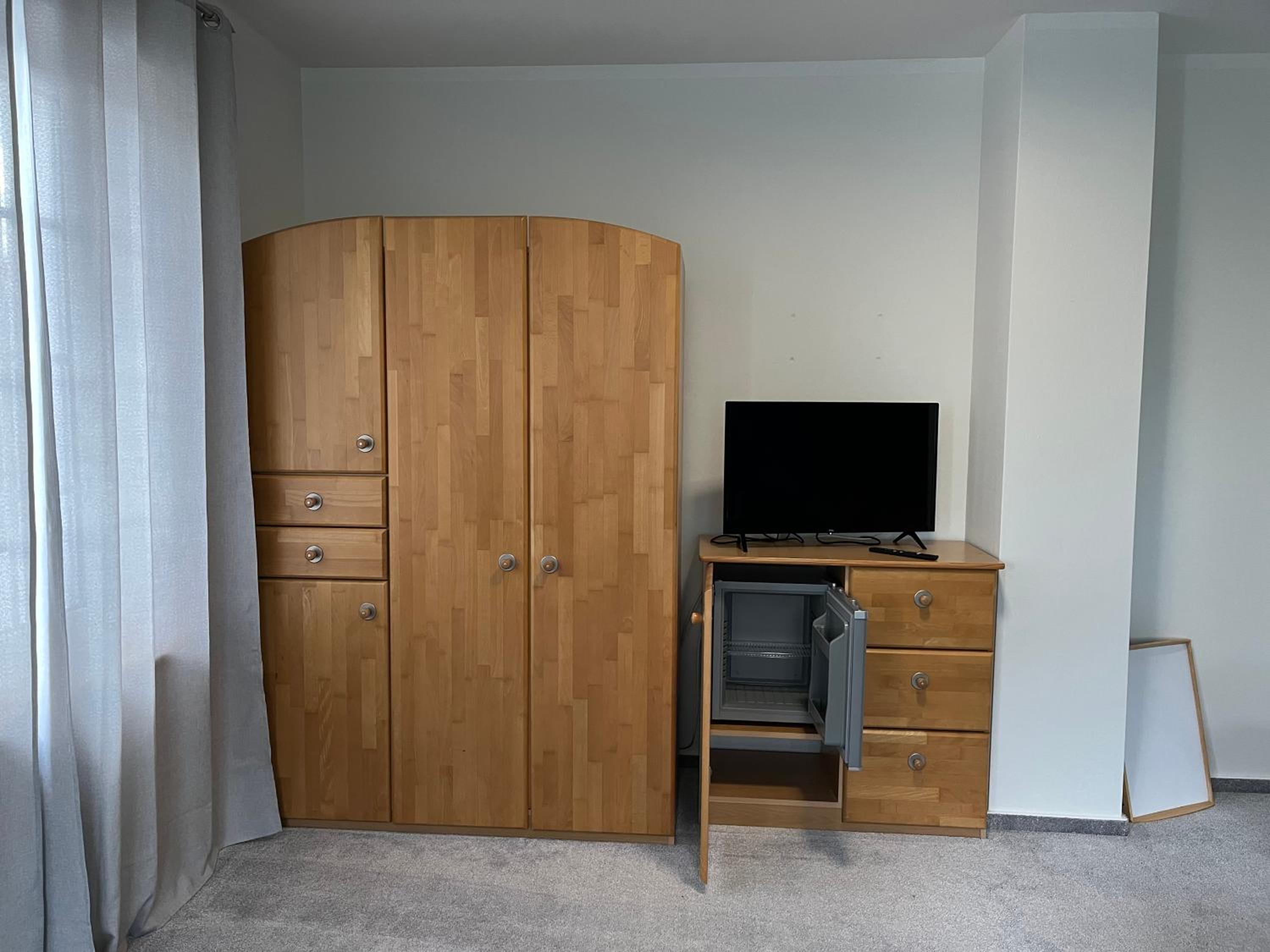 Alternative zum Hotel Zimmer im Einfamilienhaus-eigenes Badezimmer im Flur