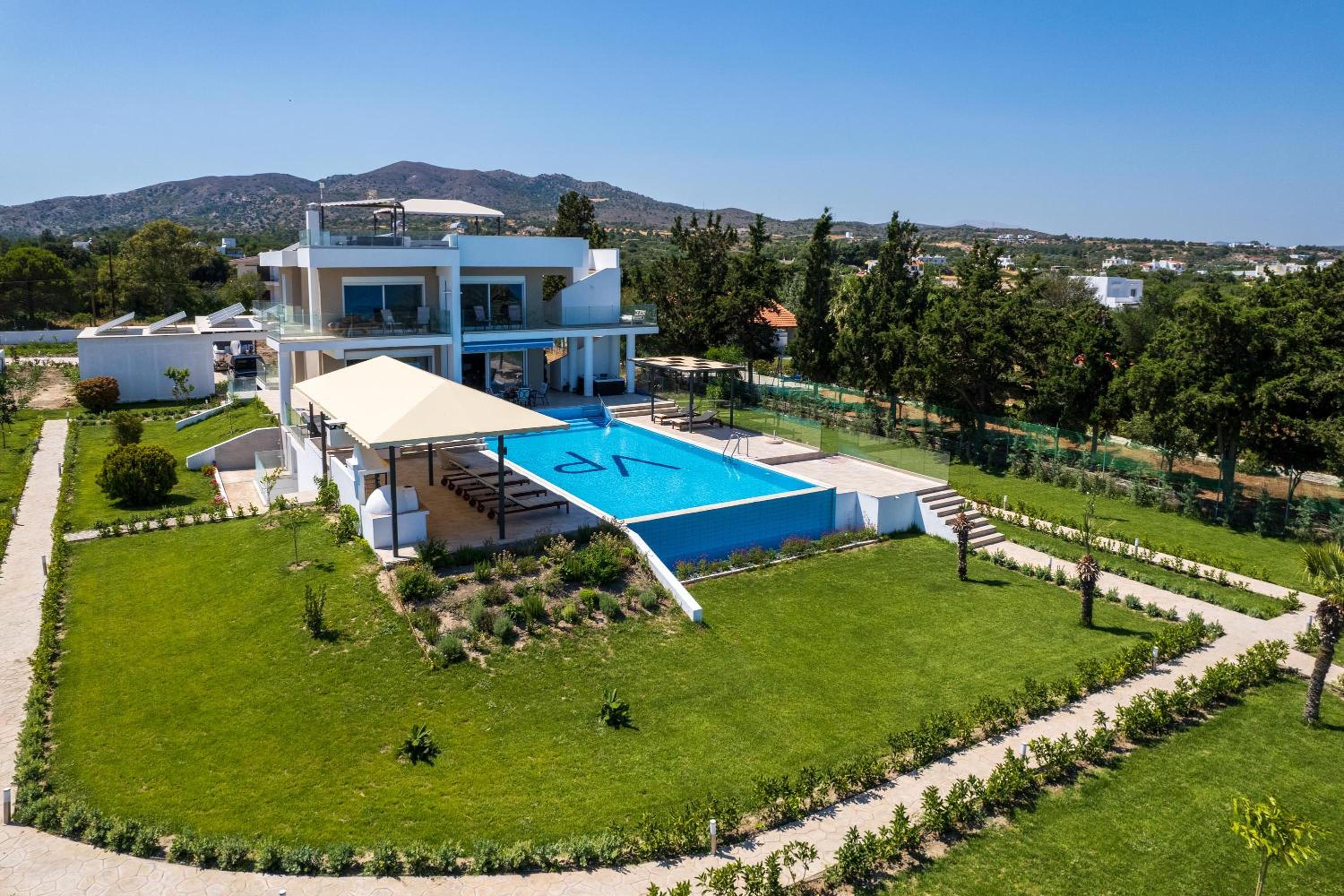 Viviane Paulos Villa photo 5