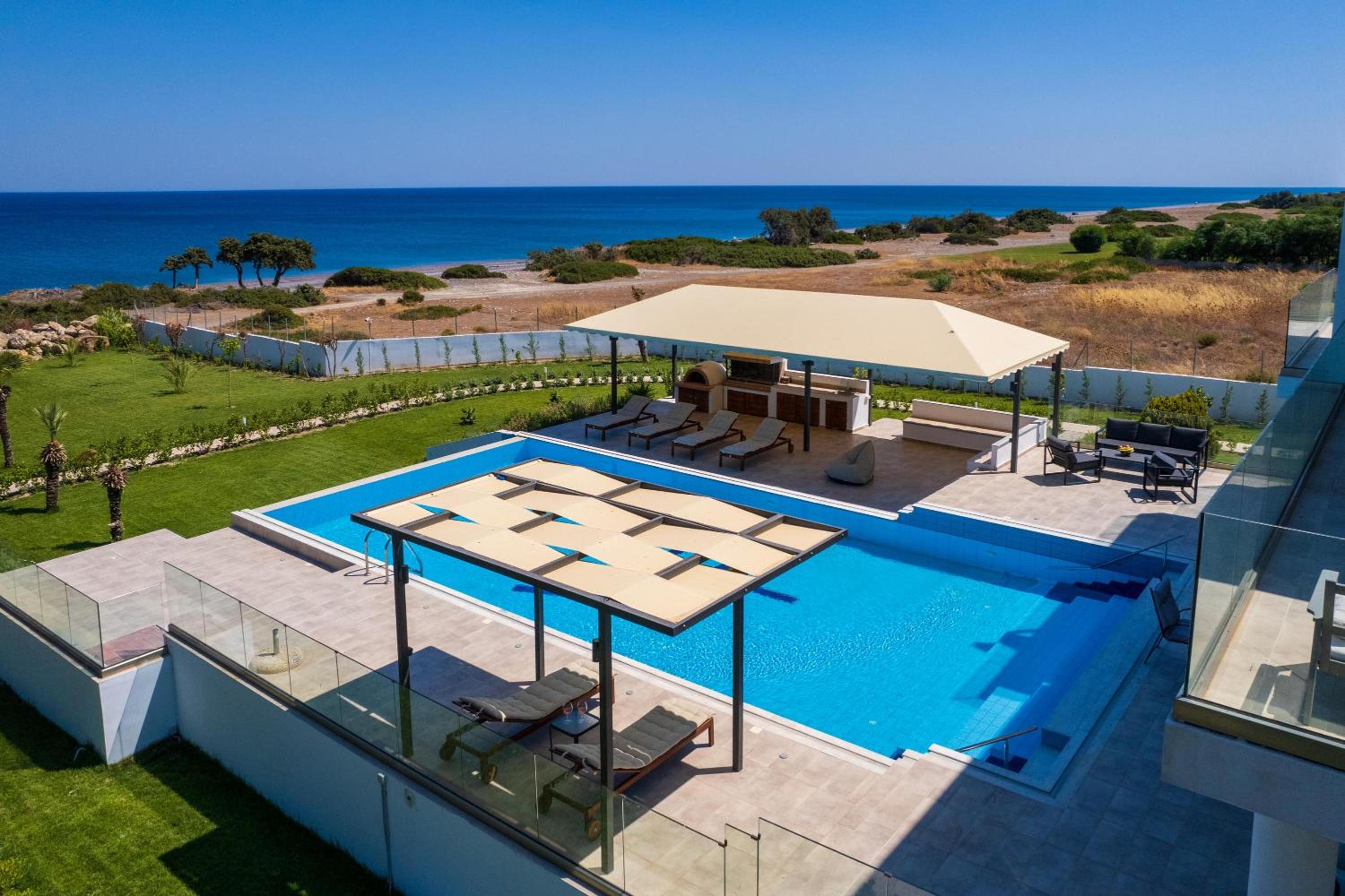 Viviane Paulos Villa photo 3