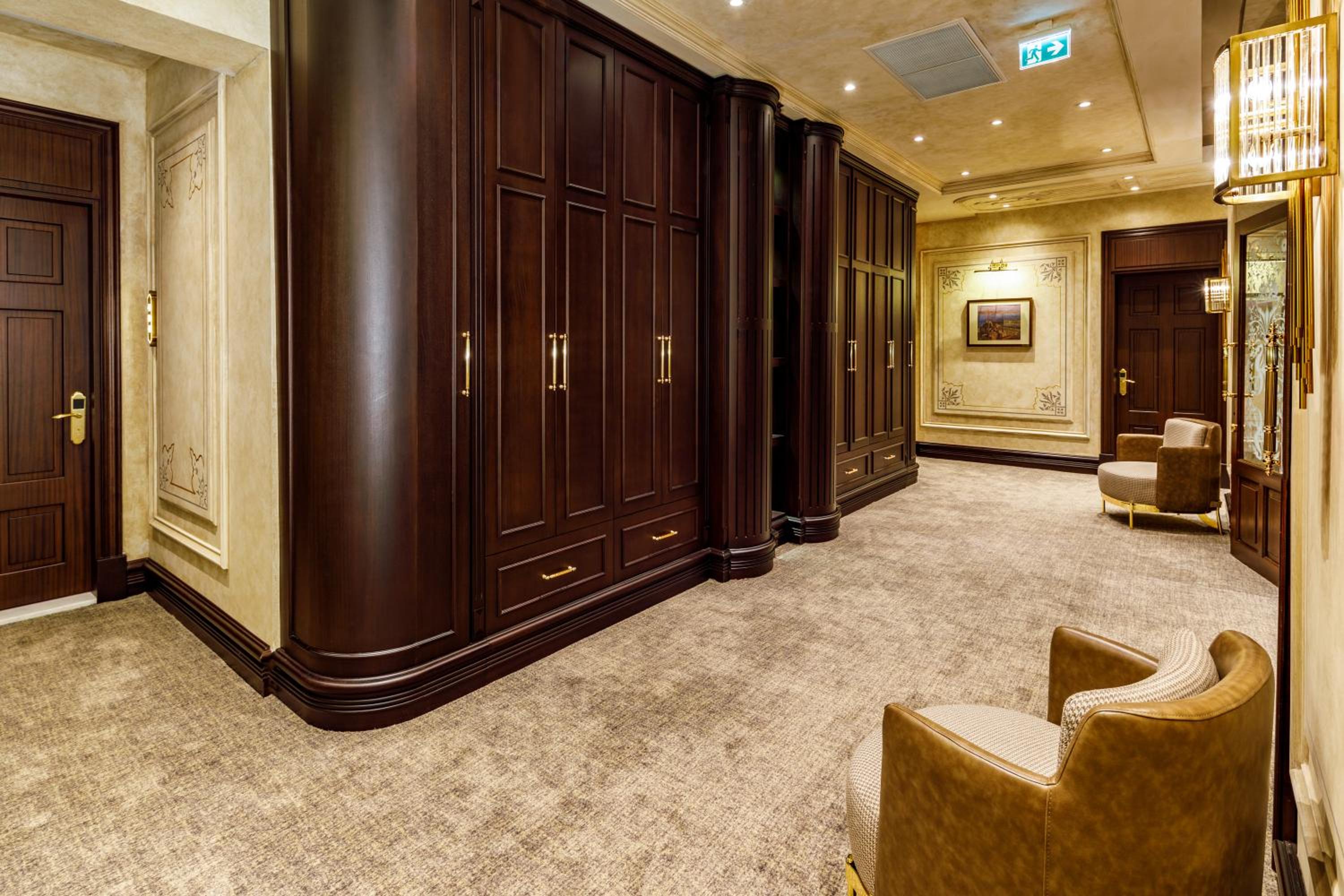 Cronton Design Hotel - Image 29