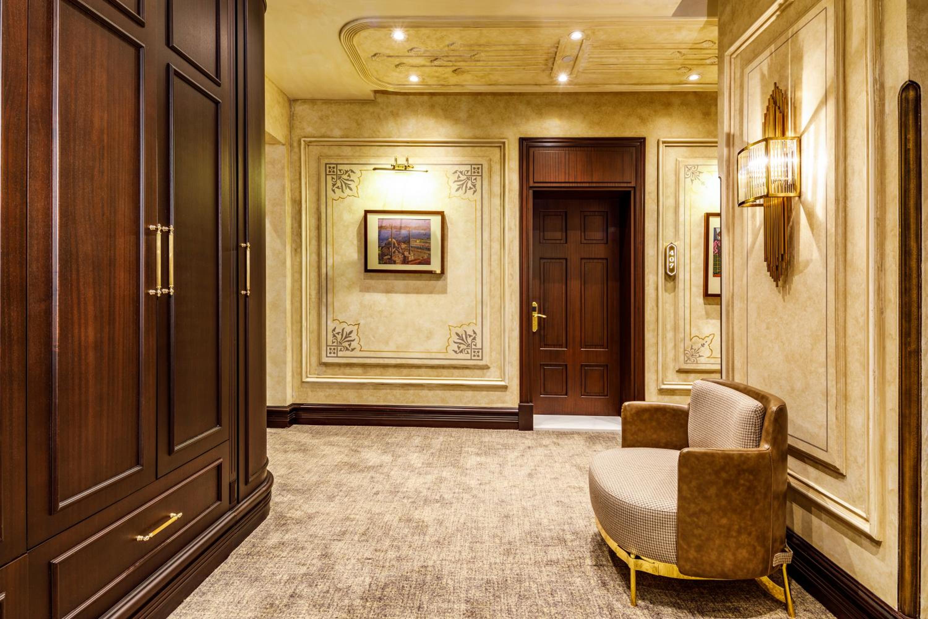 Cronton Design Hotel - Image 30