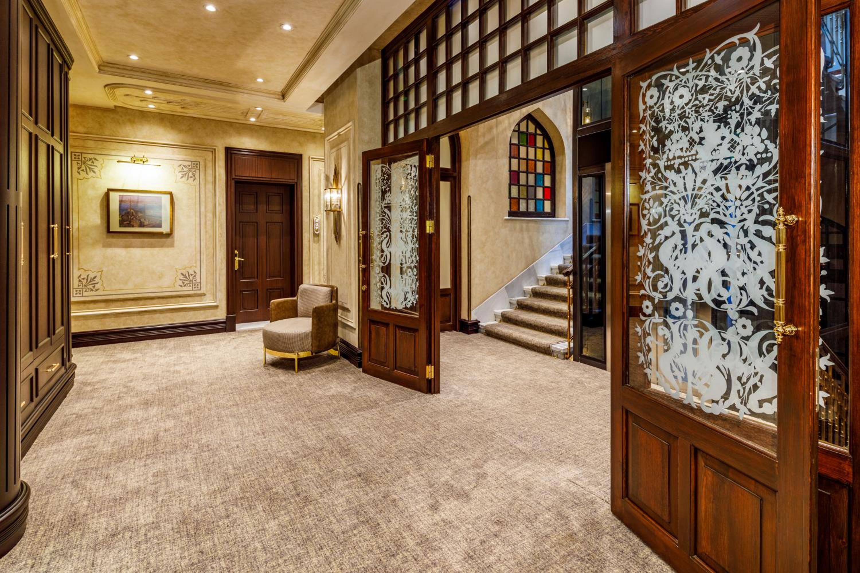 Cronton Design Hotel - Image 27