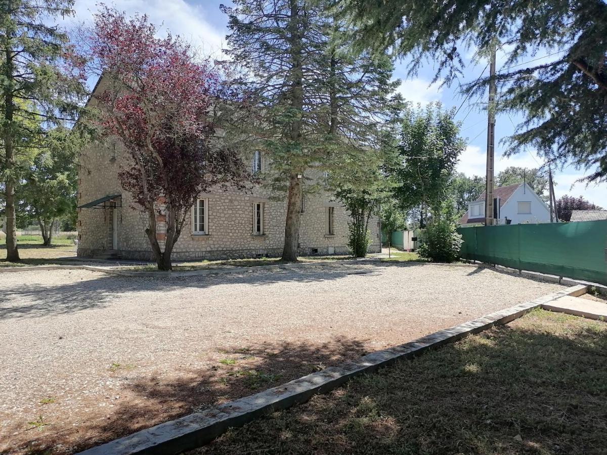 Manoir en Pierre Chartres view 2