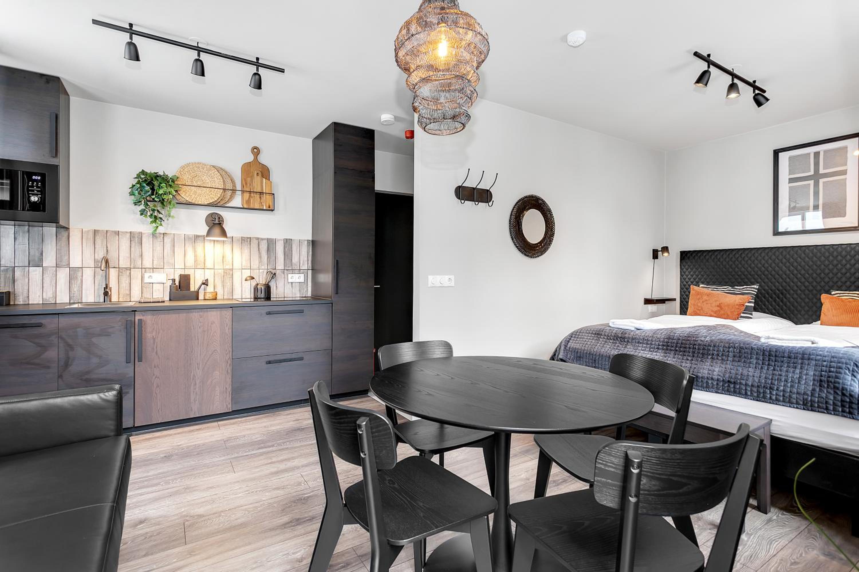 Baldur Apartments