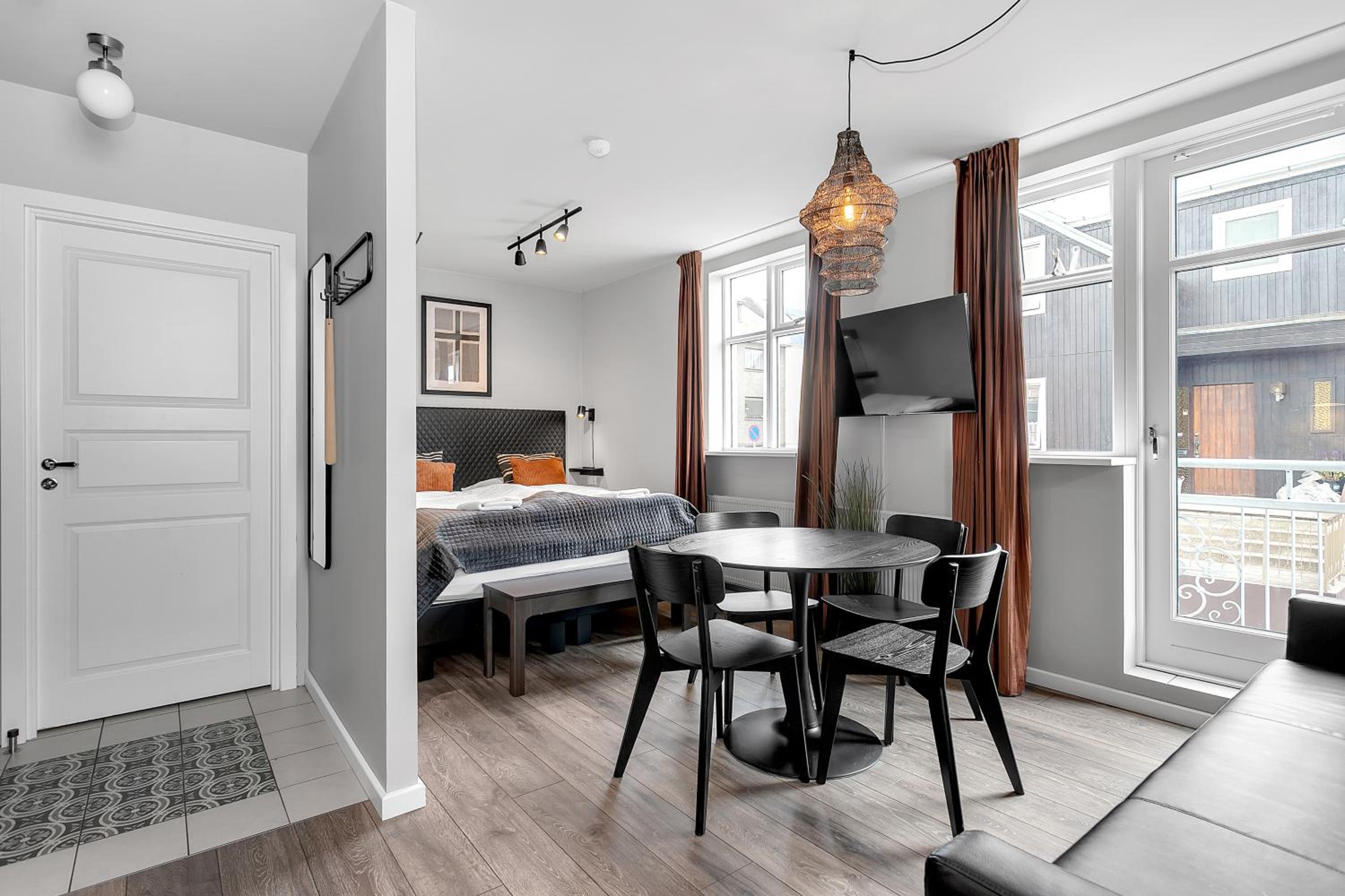 Baldur Apartments