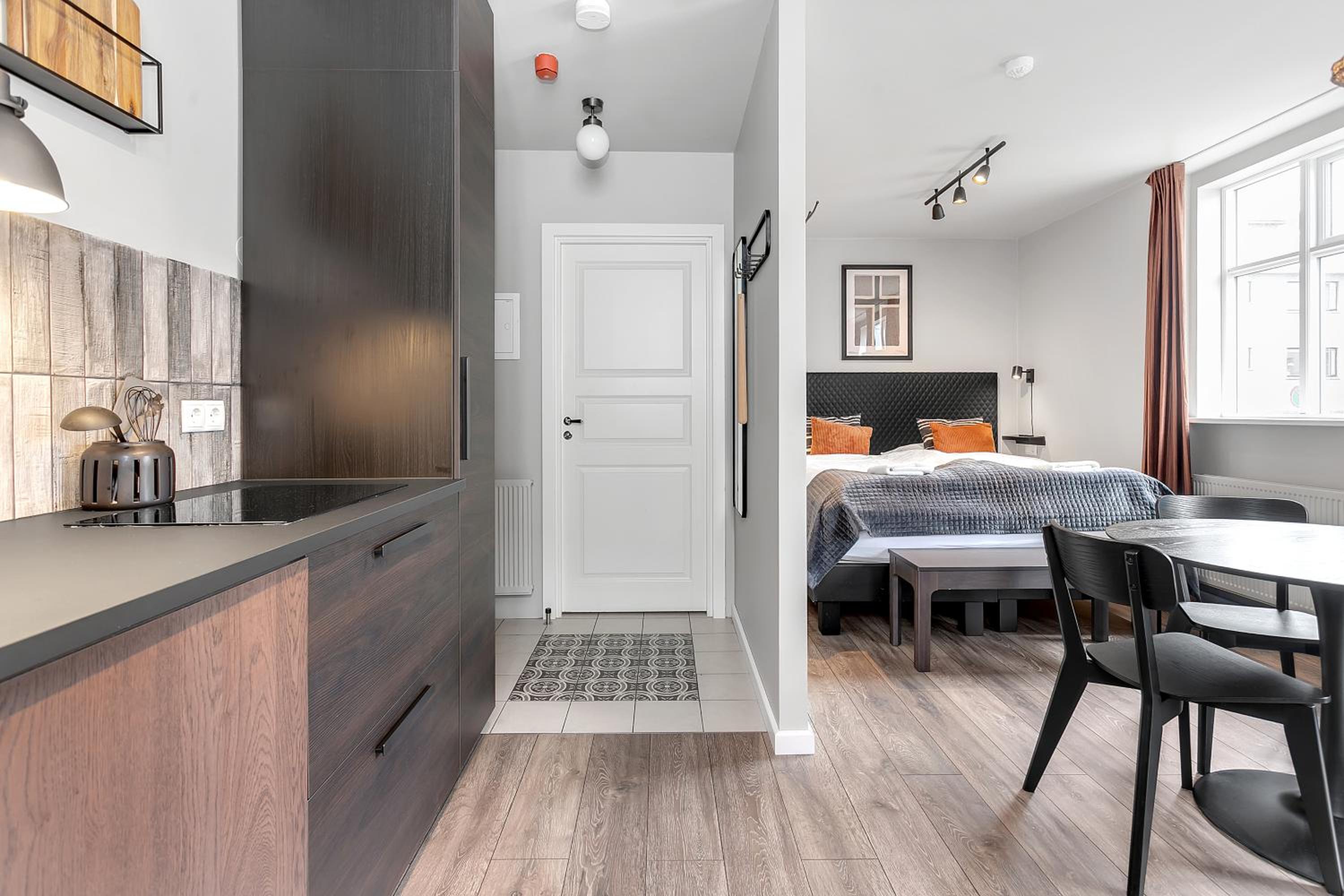 Baldur Apartments