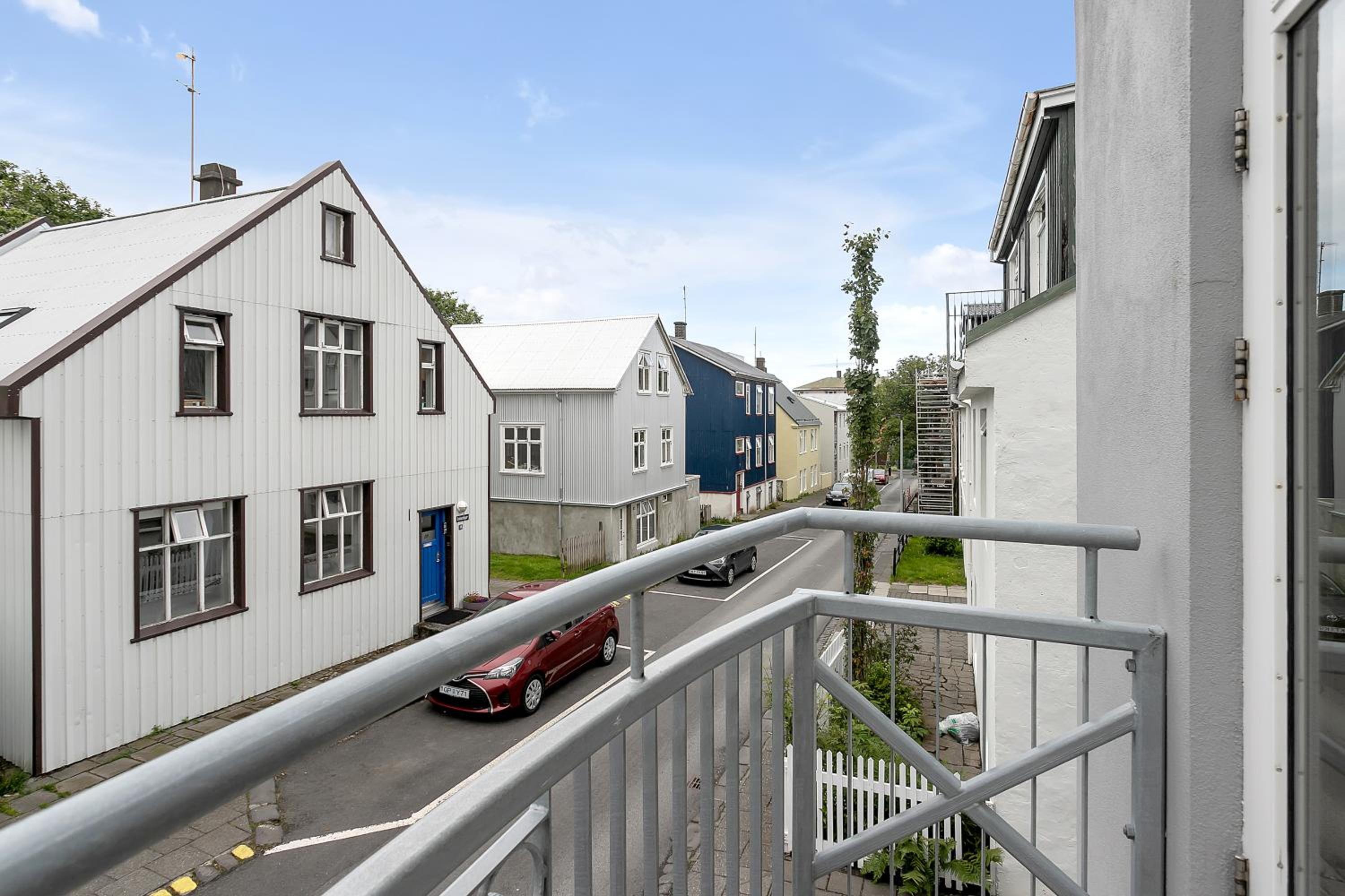 Baldur Apartments