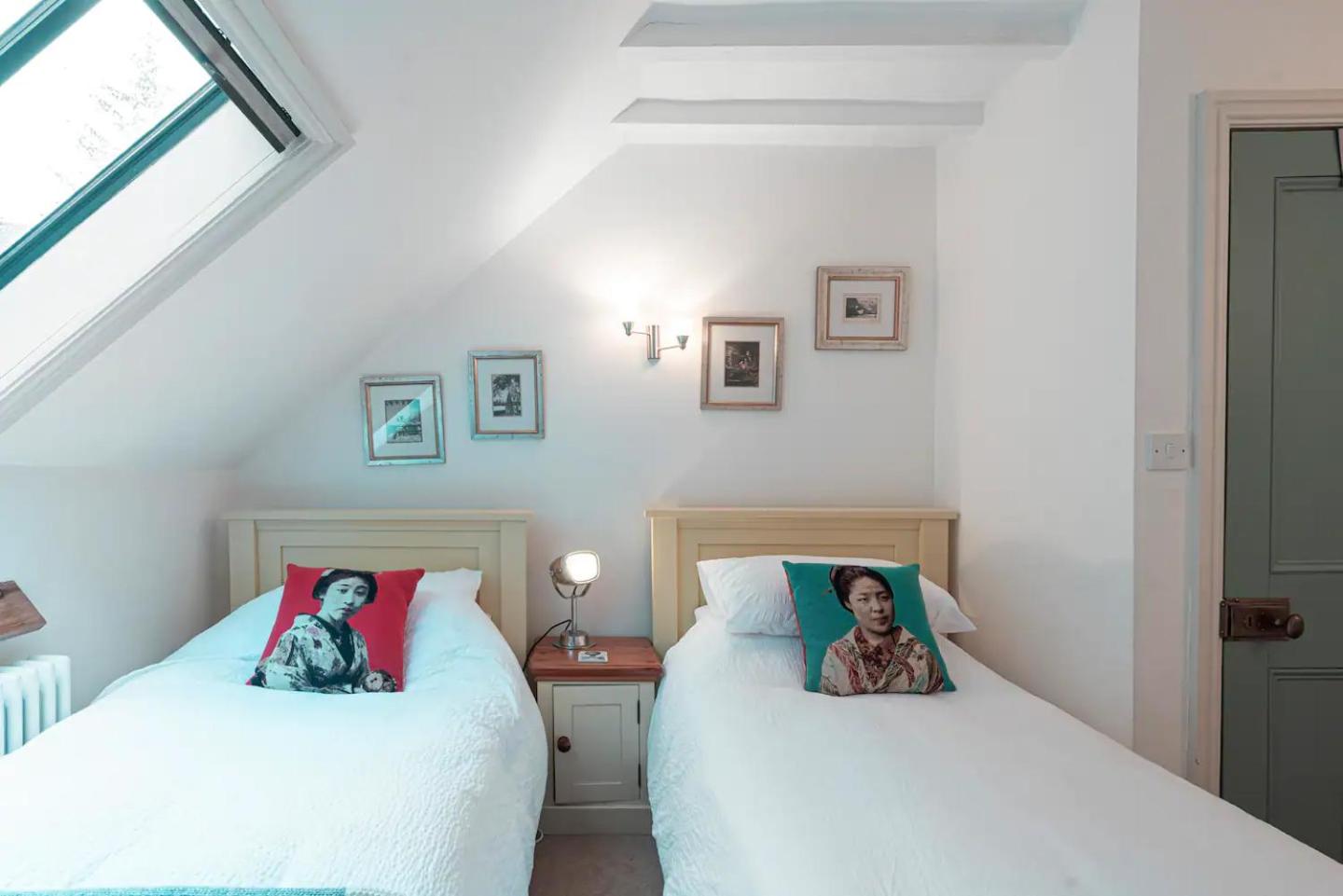 Converted Chapel, Stunning Sea & Mountain Views! view 3