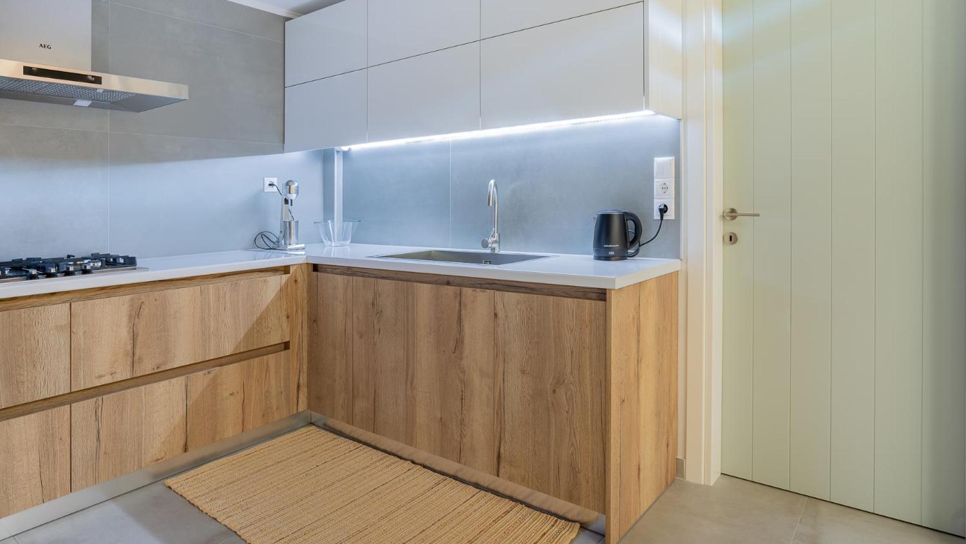 A brand new, beautifully decorated maisonette. photo 2