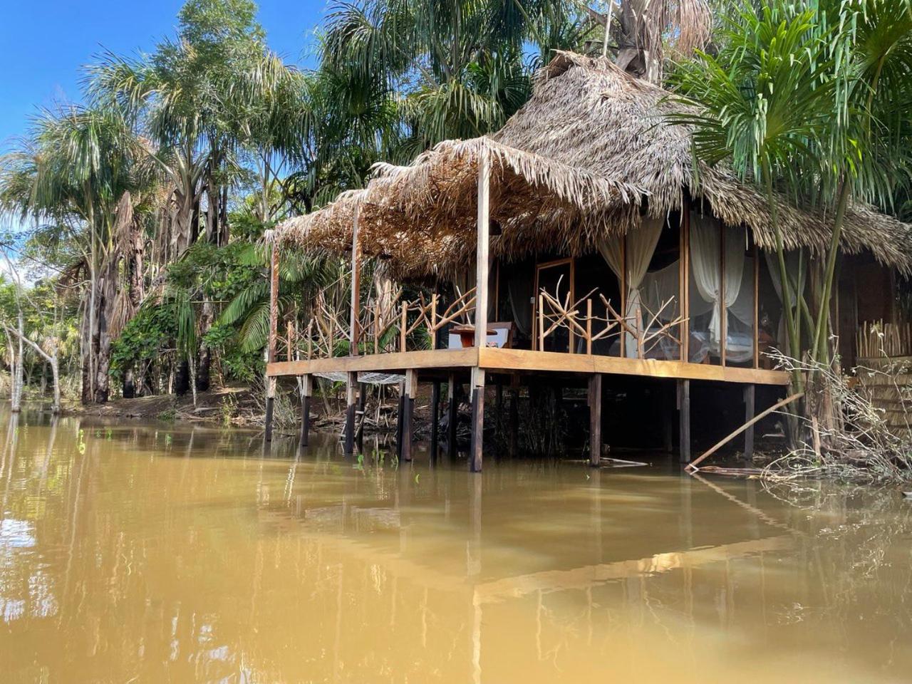 Camu camu jungle villa on Aguajale lake