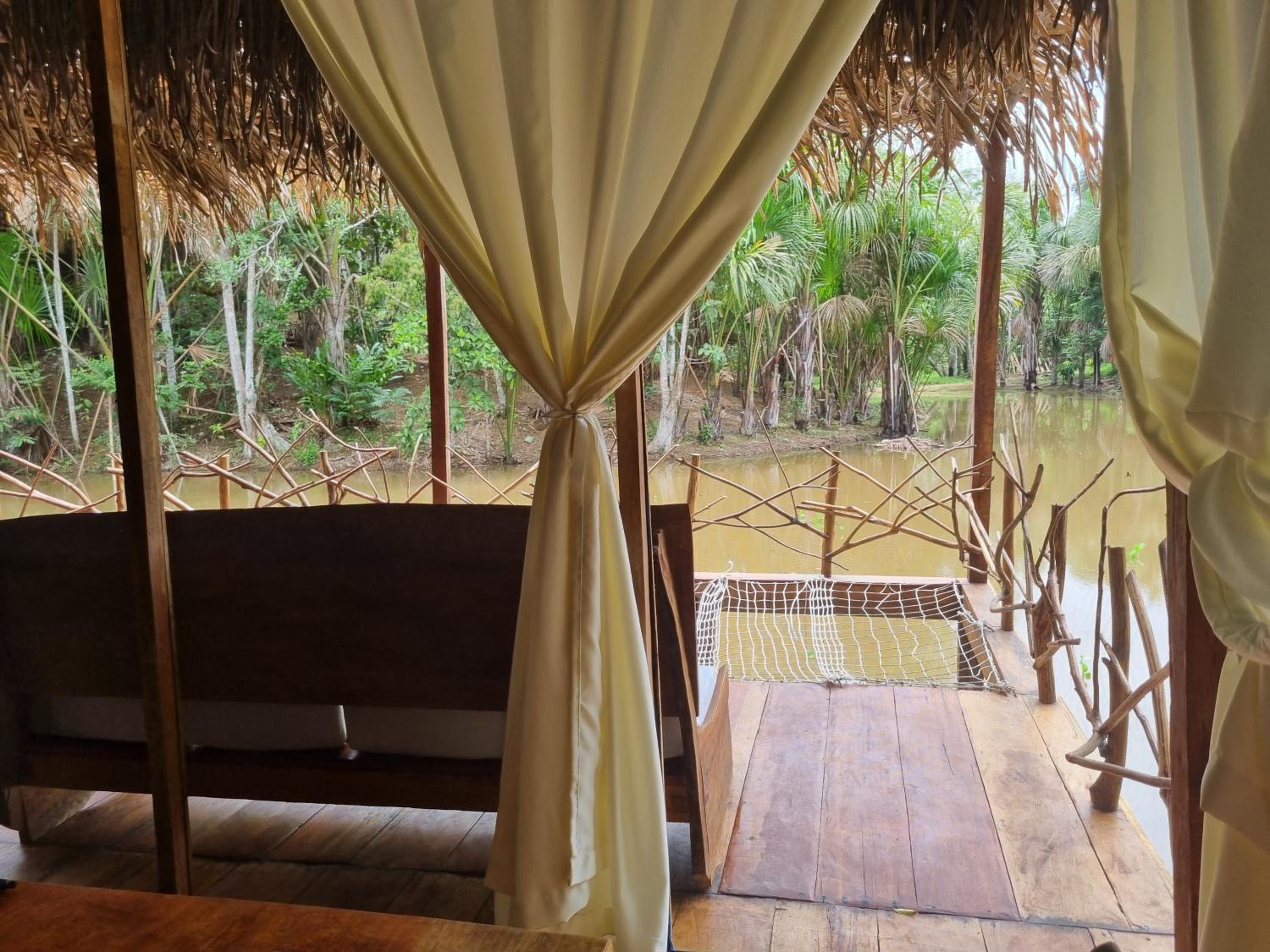 Camu camu jungle villa on Aguajale lake