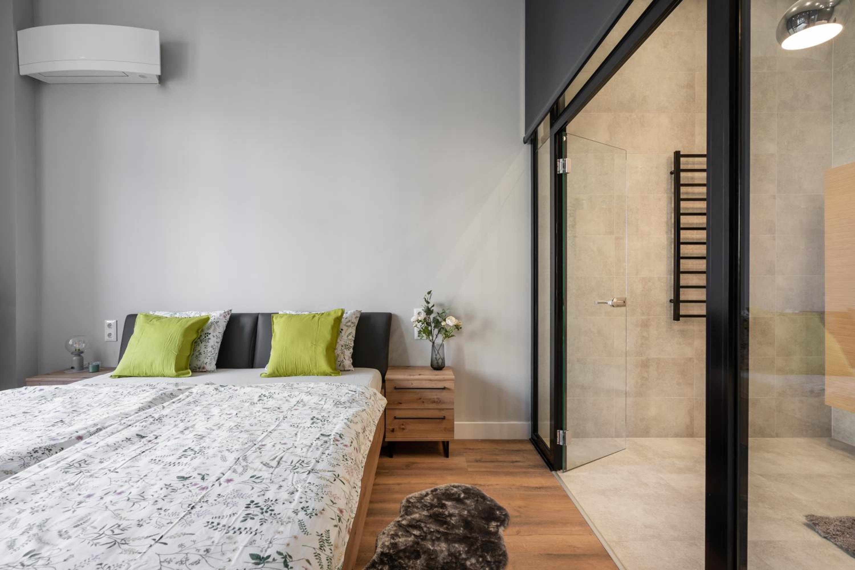 BUENOS Boutique - Superb location, AC, 2 bathrooms view 3