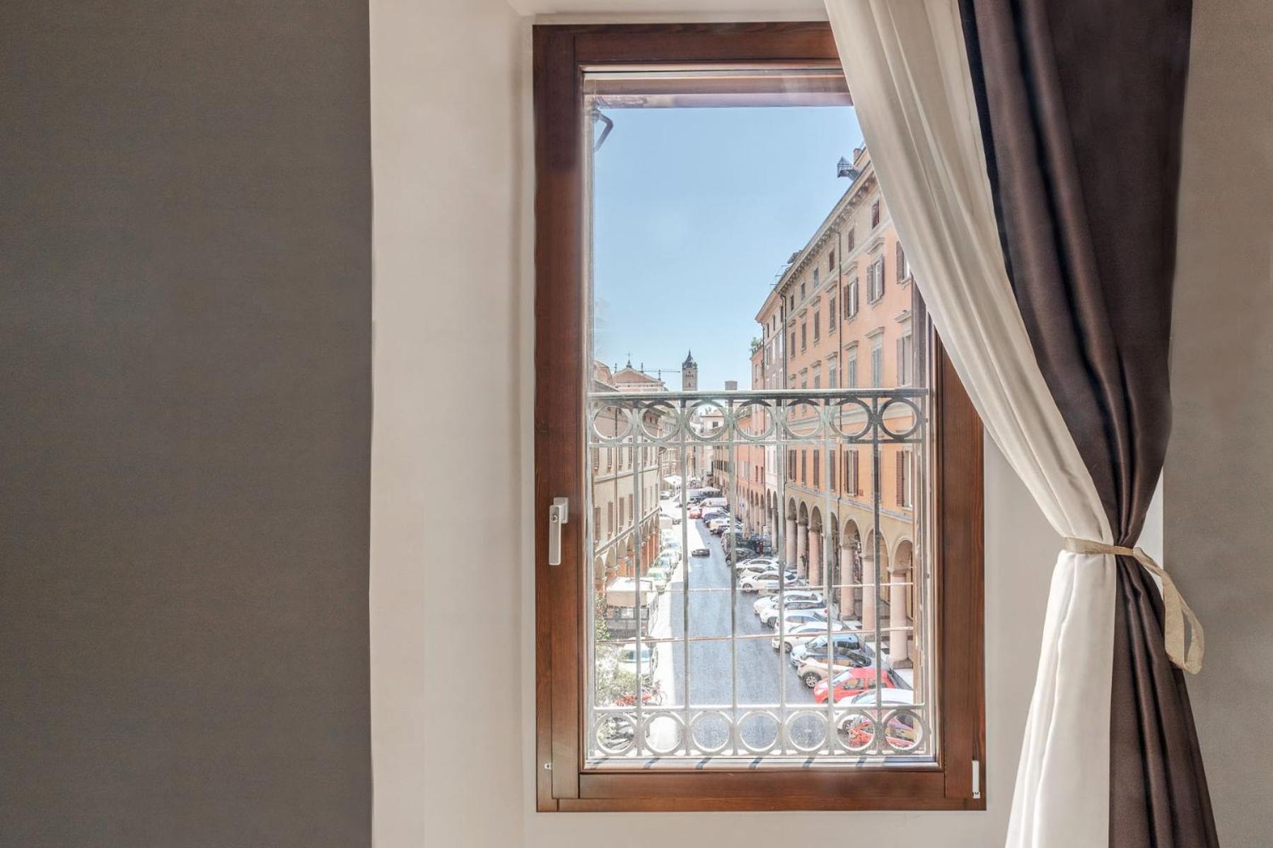 Ugo Bassi Apartments view 2