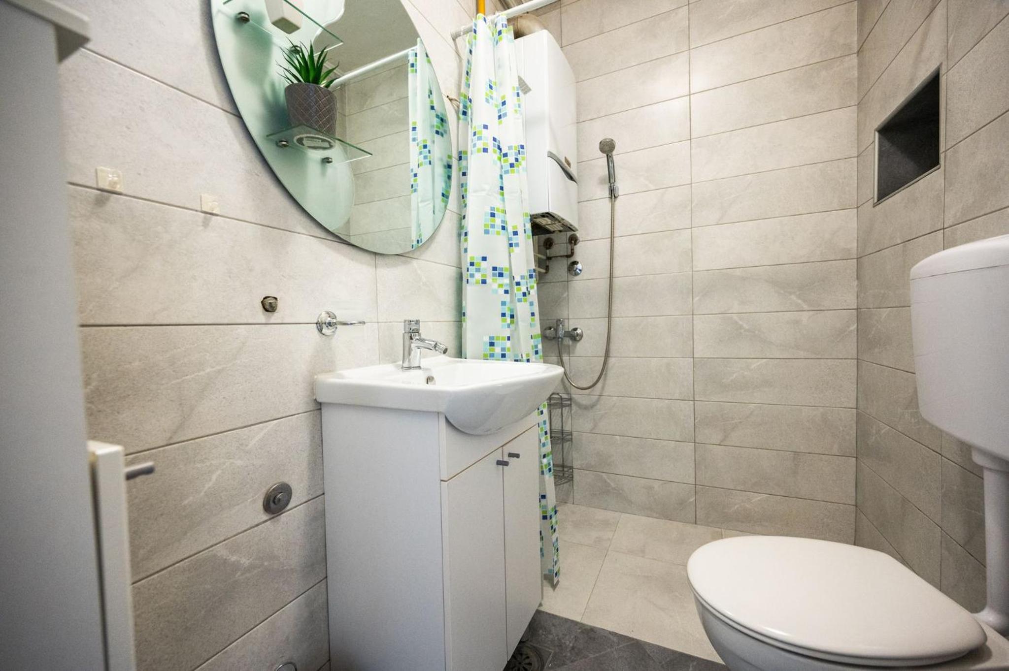 Modern 1BDR Apartment near City Center