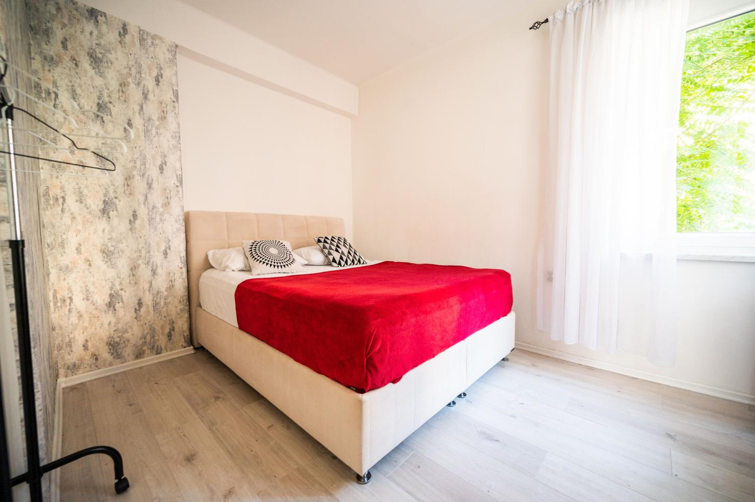 Modern 1BDR Apartment near City Center