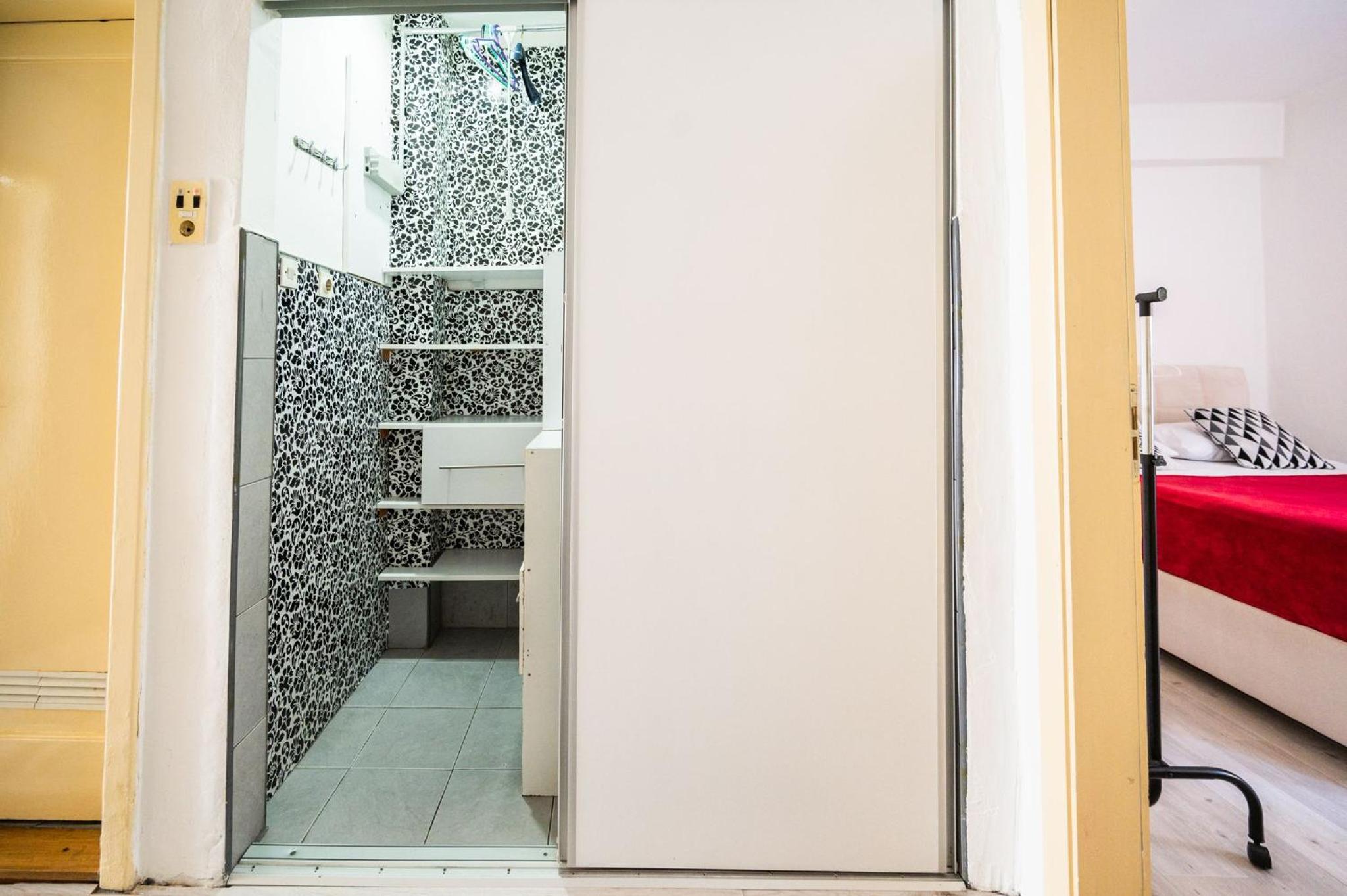Modern 1BDR Apartment near City Center
