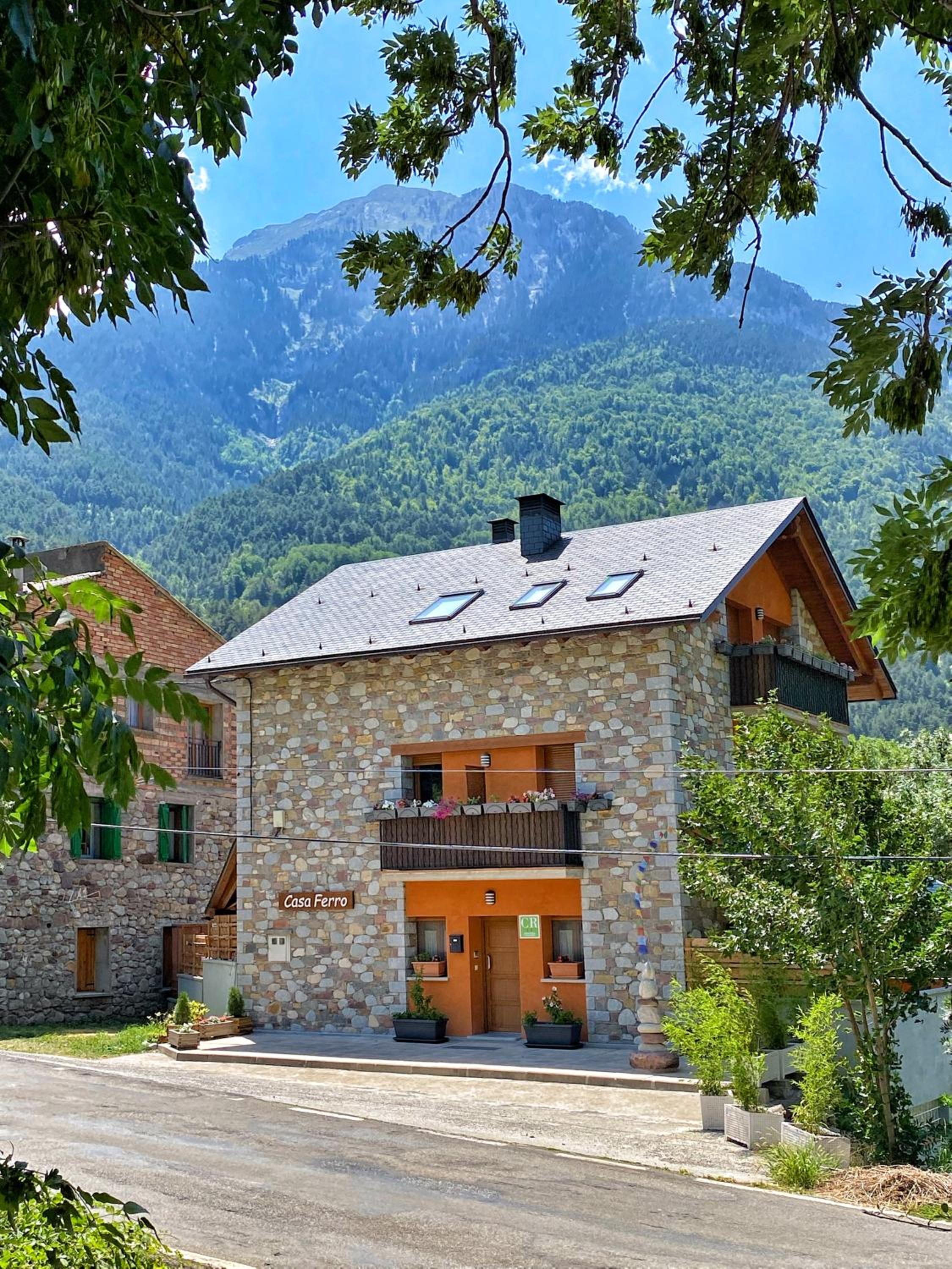 Casa Ferro