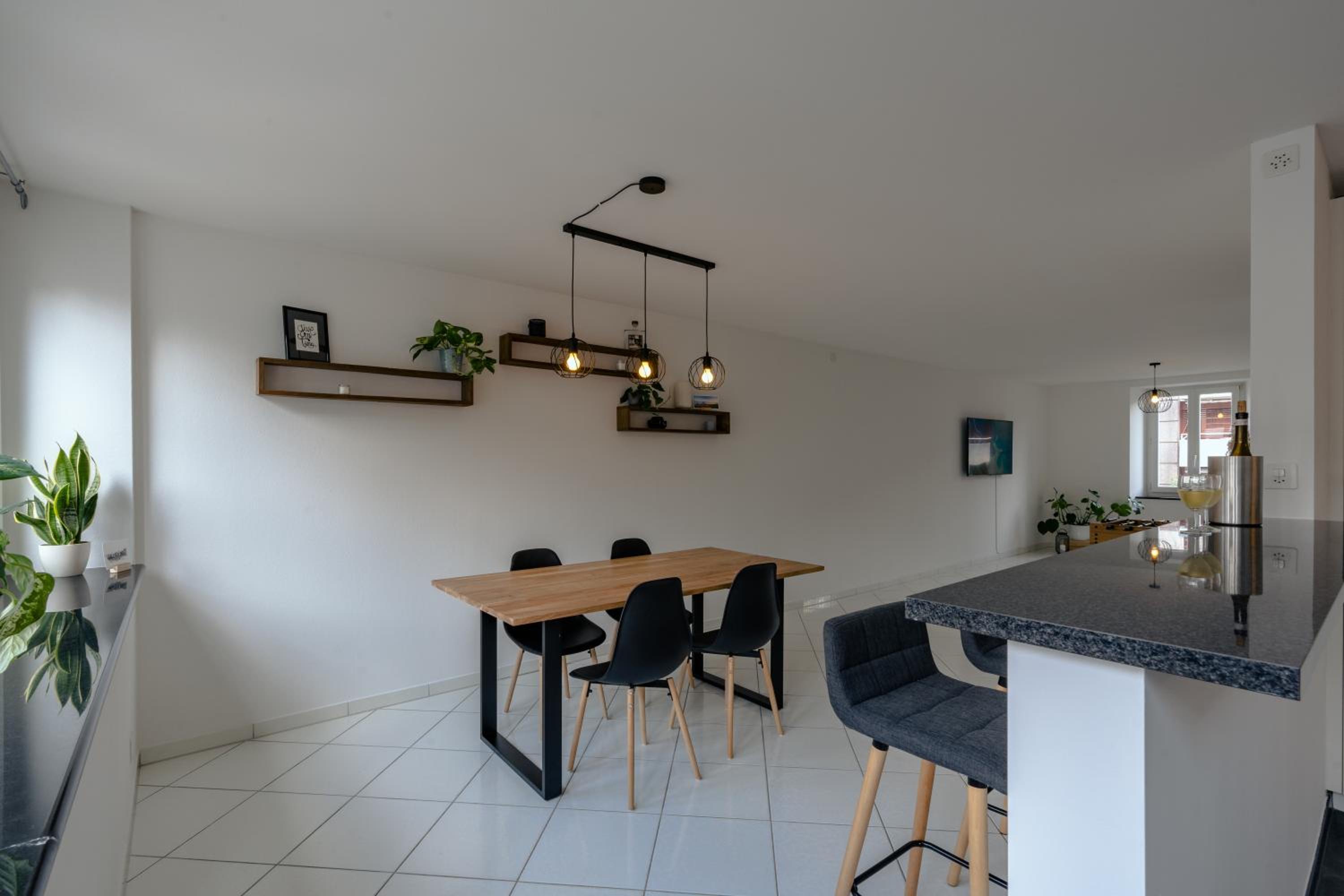 Apartment in the city center with free parking view 4