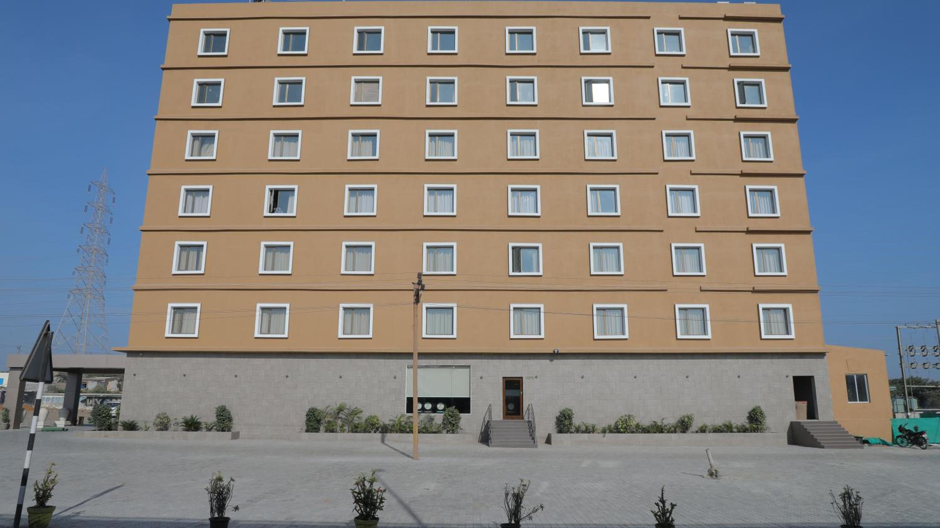 OAKTREE HOTEL