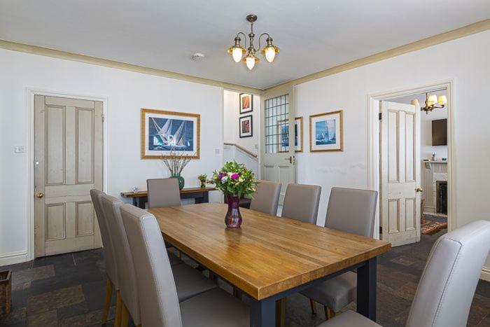 4 Bed - Beach Cottage view 5