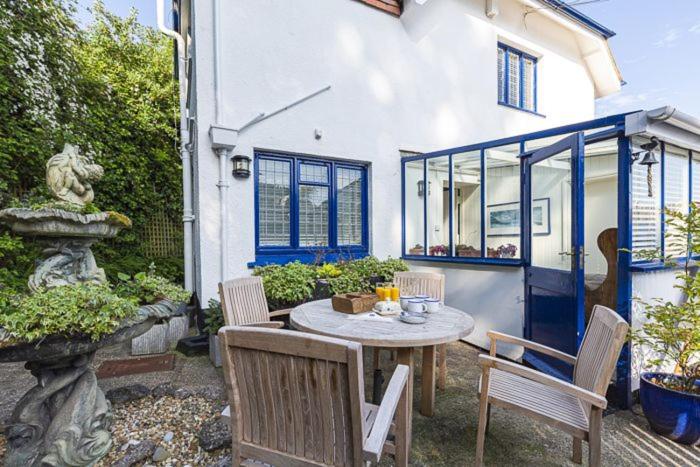 4 Bed - Beach Cottage view 2