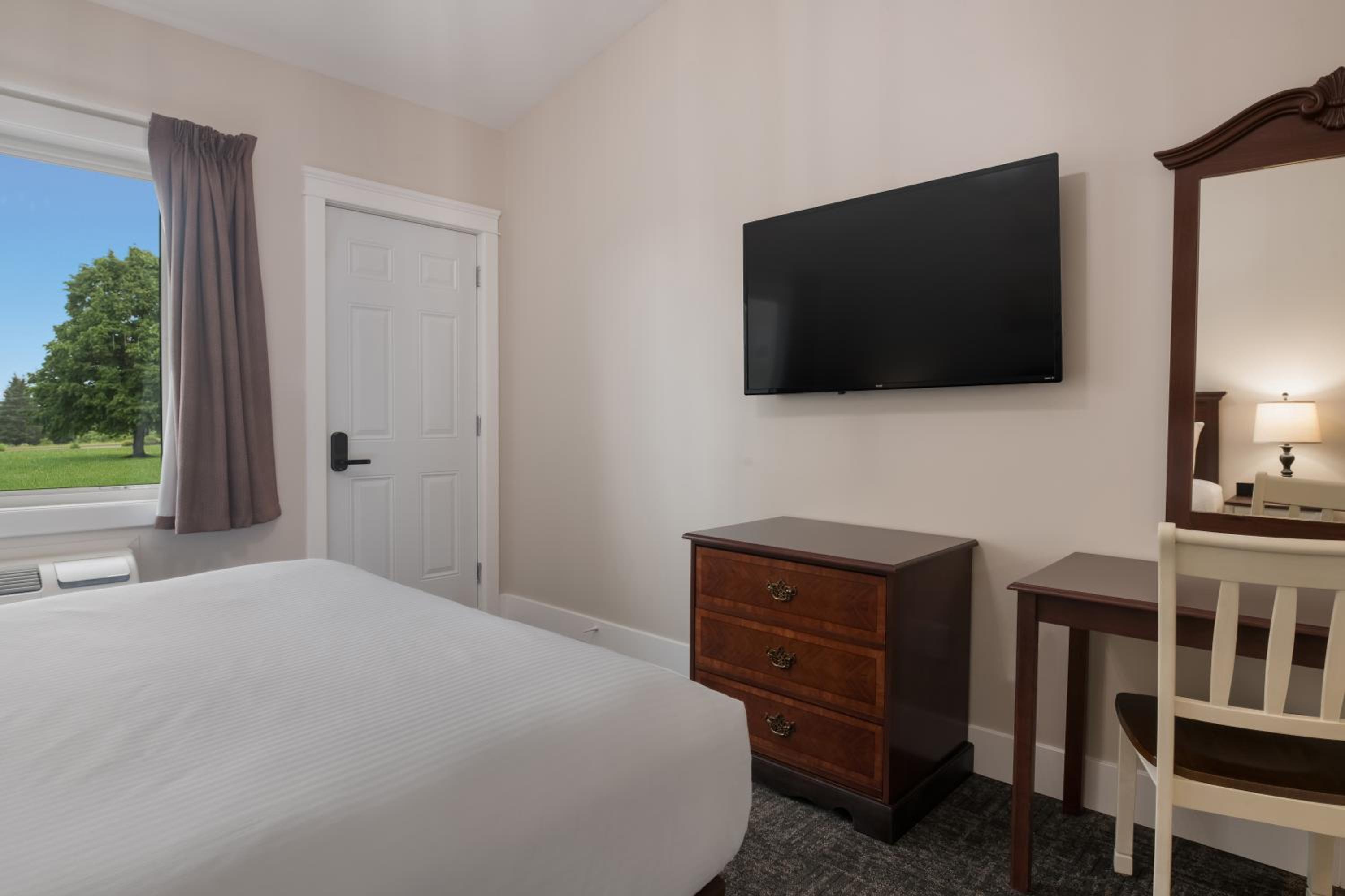 Canadas Best Value Inn & Suites-Charlottetown - Image 2