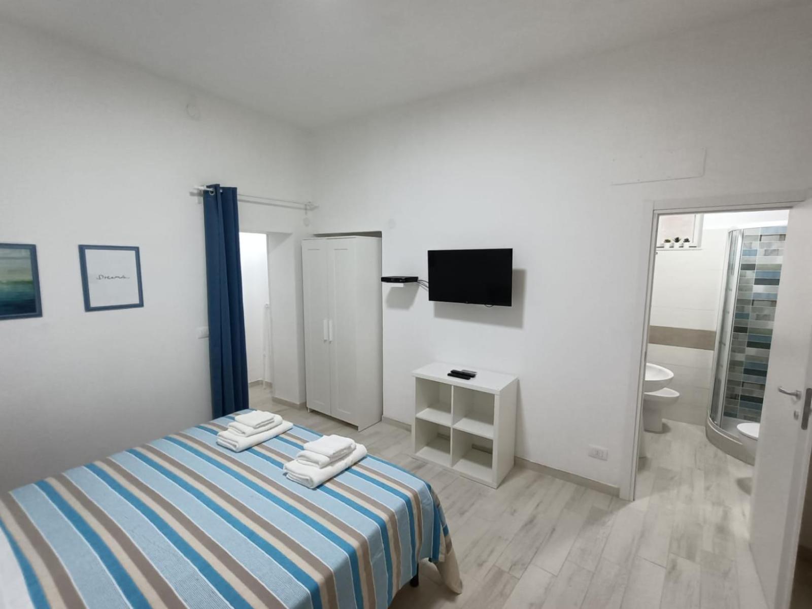 Oltremare en Diamante — hotel room