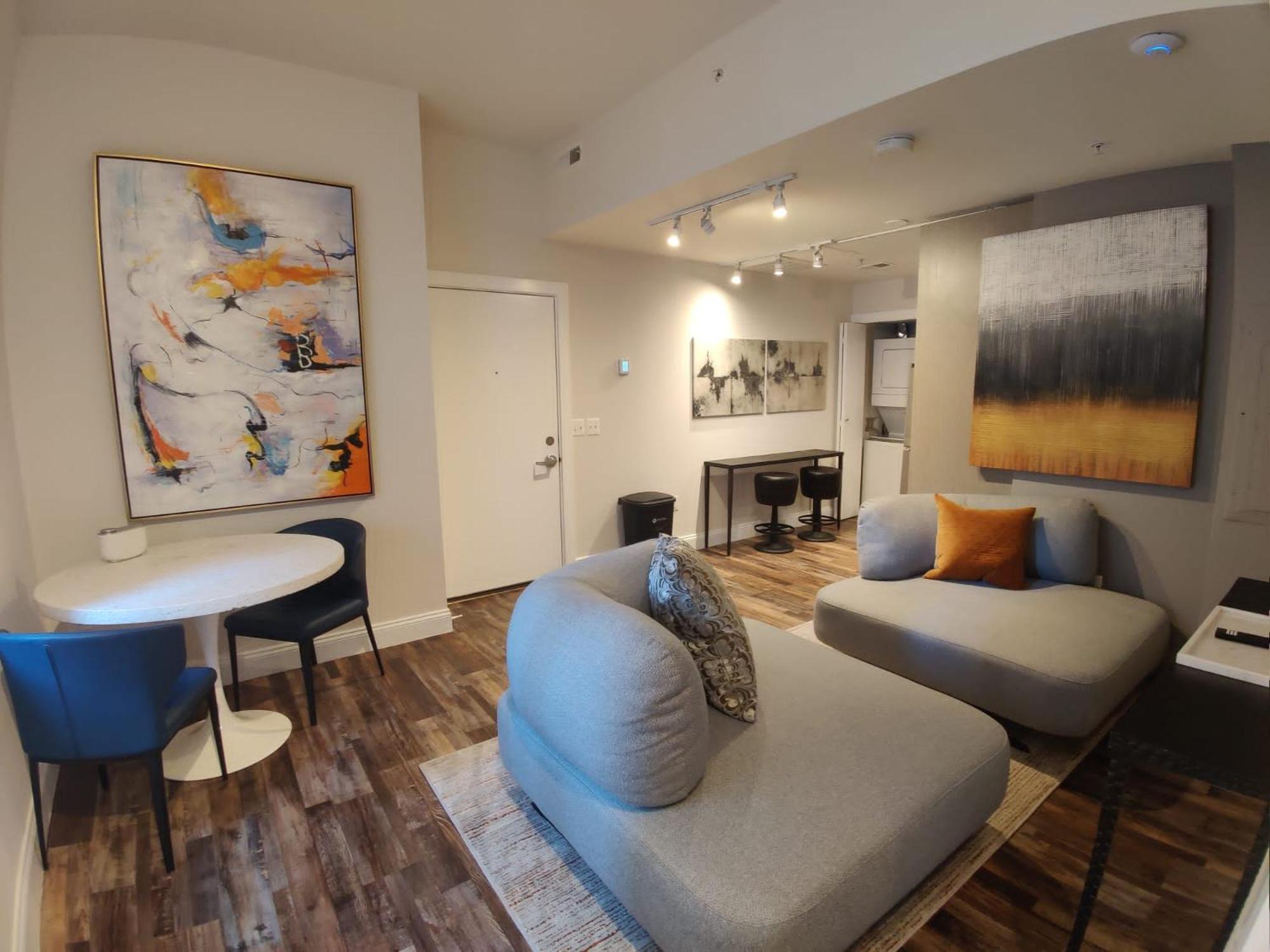 Inner Harbor's Best Furnished Luxury Apartments apts - Property Image 16
