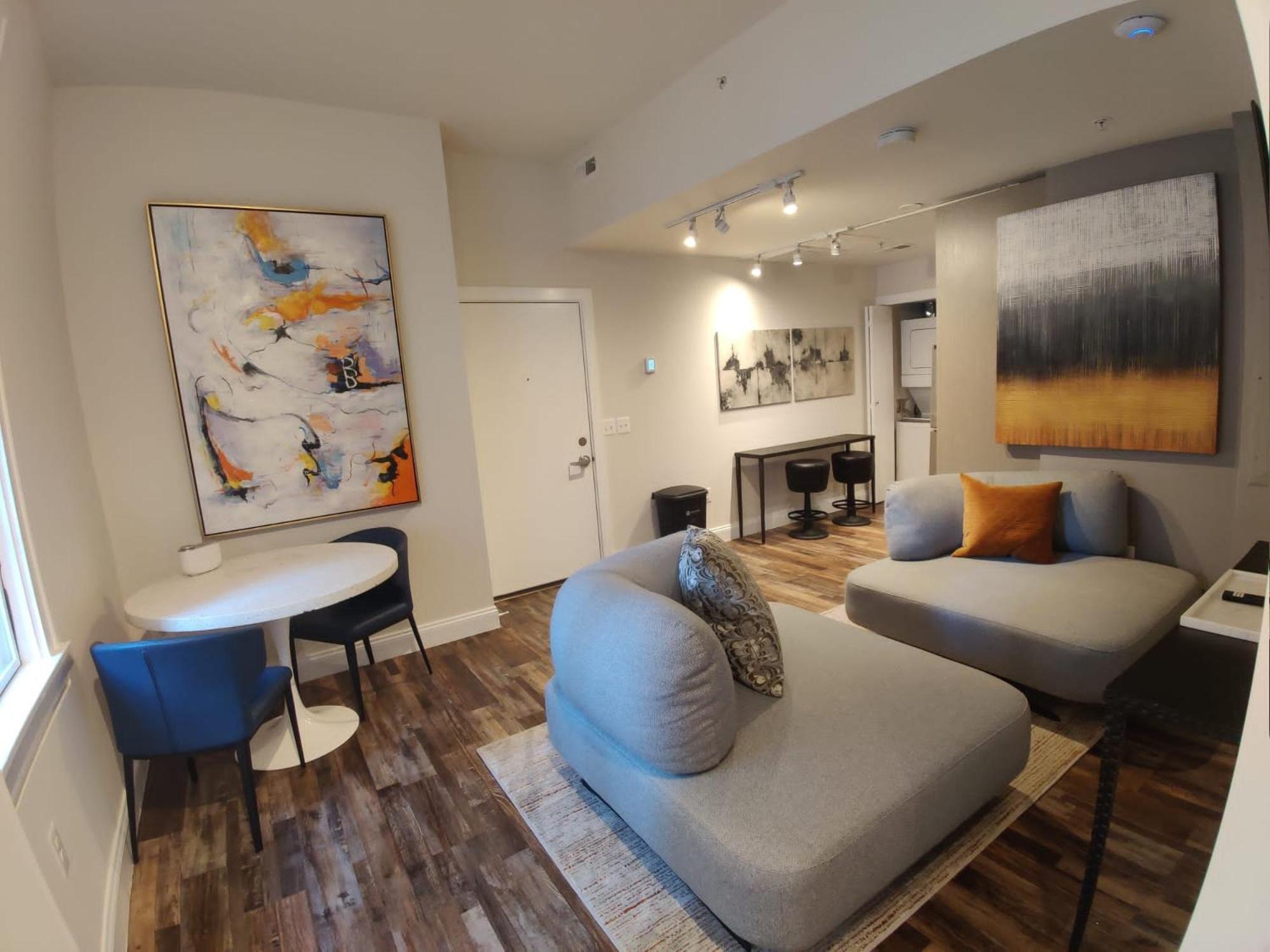 Inner Harbor's Best Furnished Luxury Apartments apts - Property Image 14