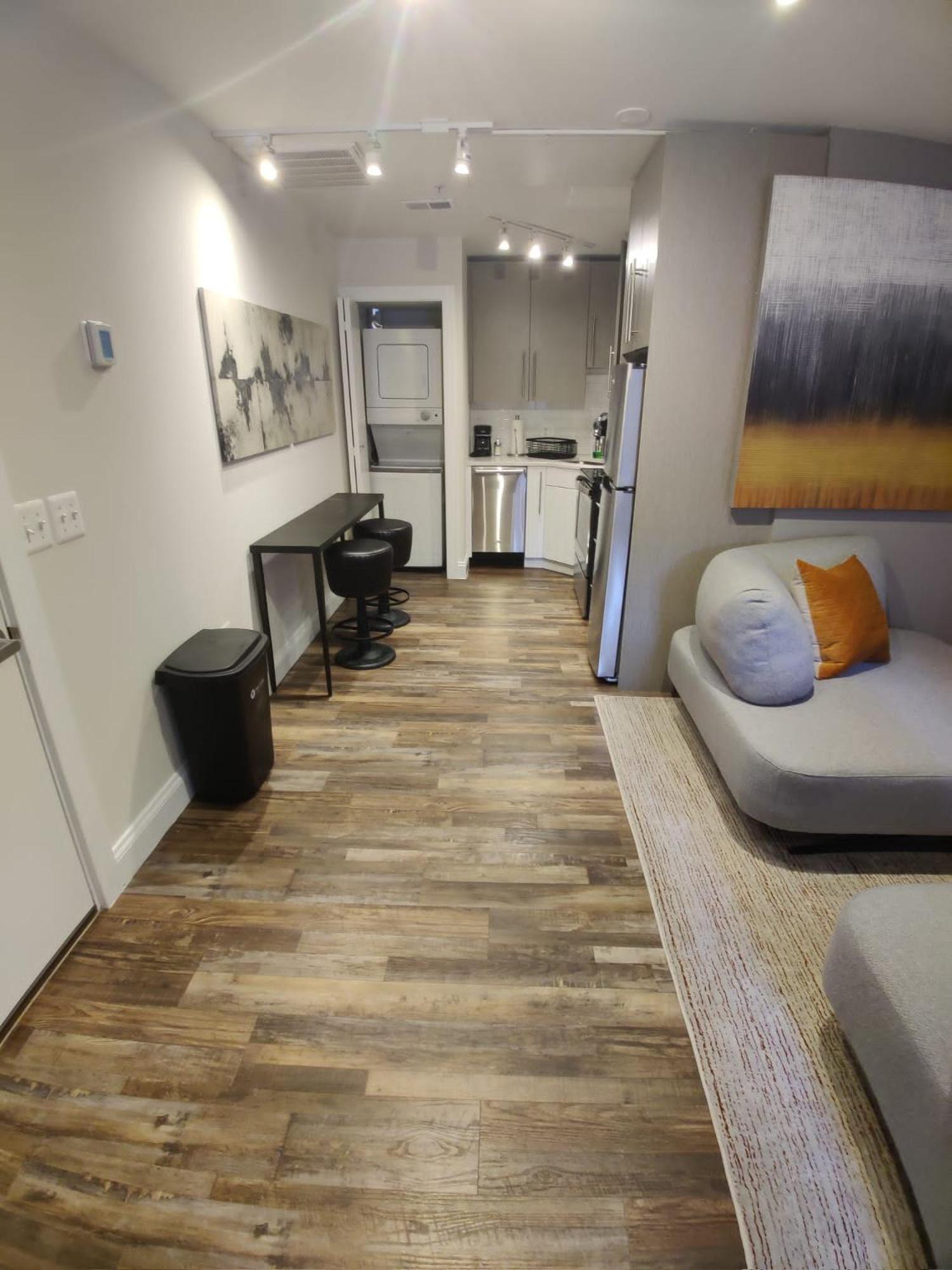 Inner Harbor's Best Furnished Luxury Apartments apts - Property Image 13
