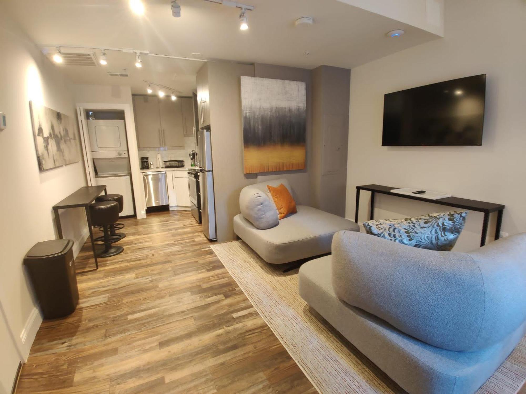 Inner Harbor's Best Furnished Luxury Apartments apts - Property Image 12
